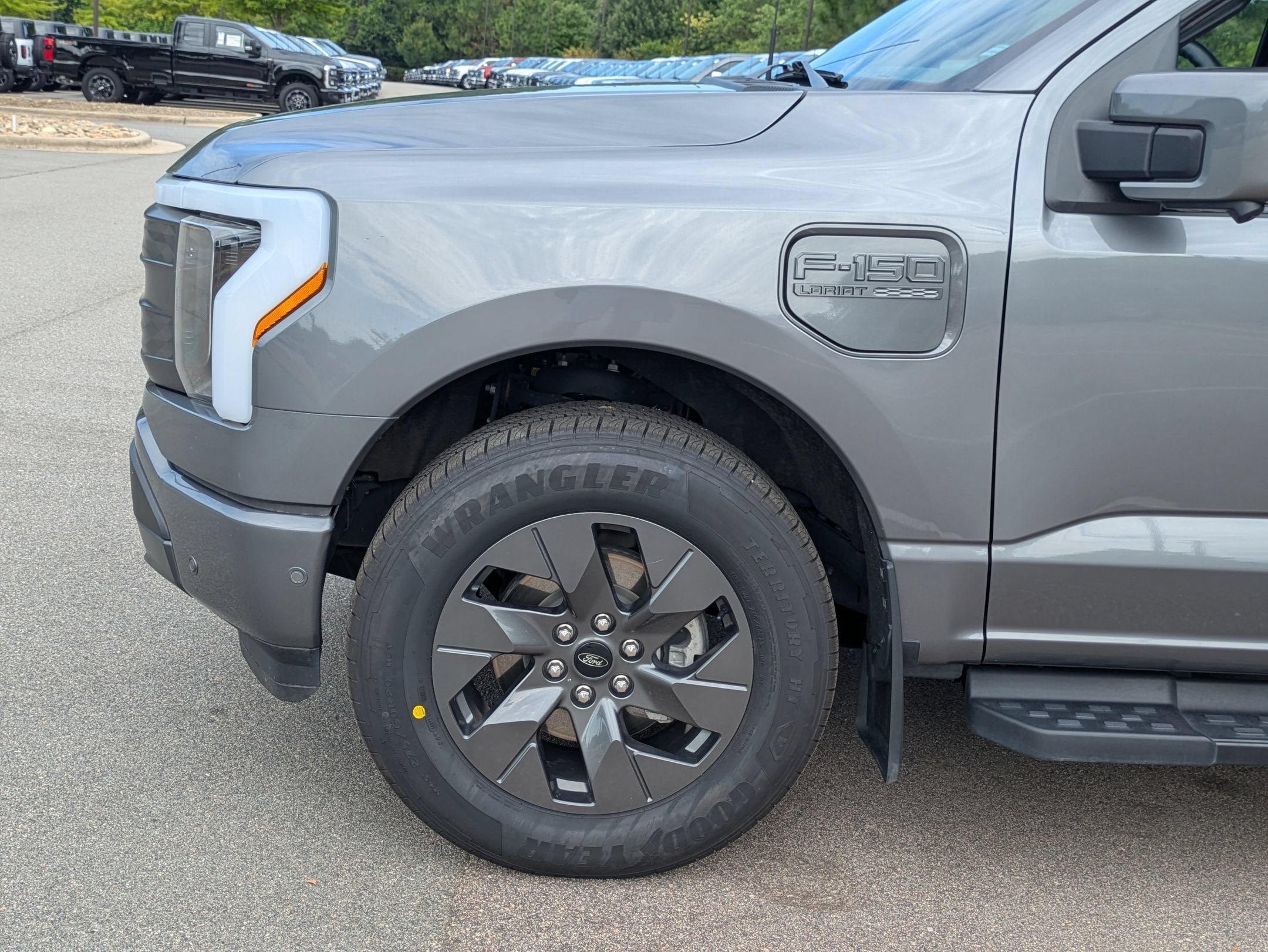 2023 Ford F-150 Lightning LARIAT
