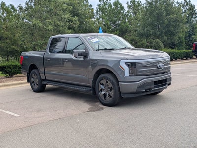 2023 Ford F-150 Lightning LARIAT