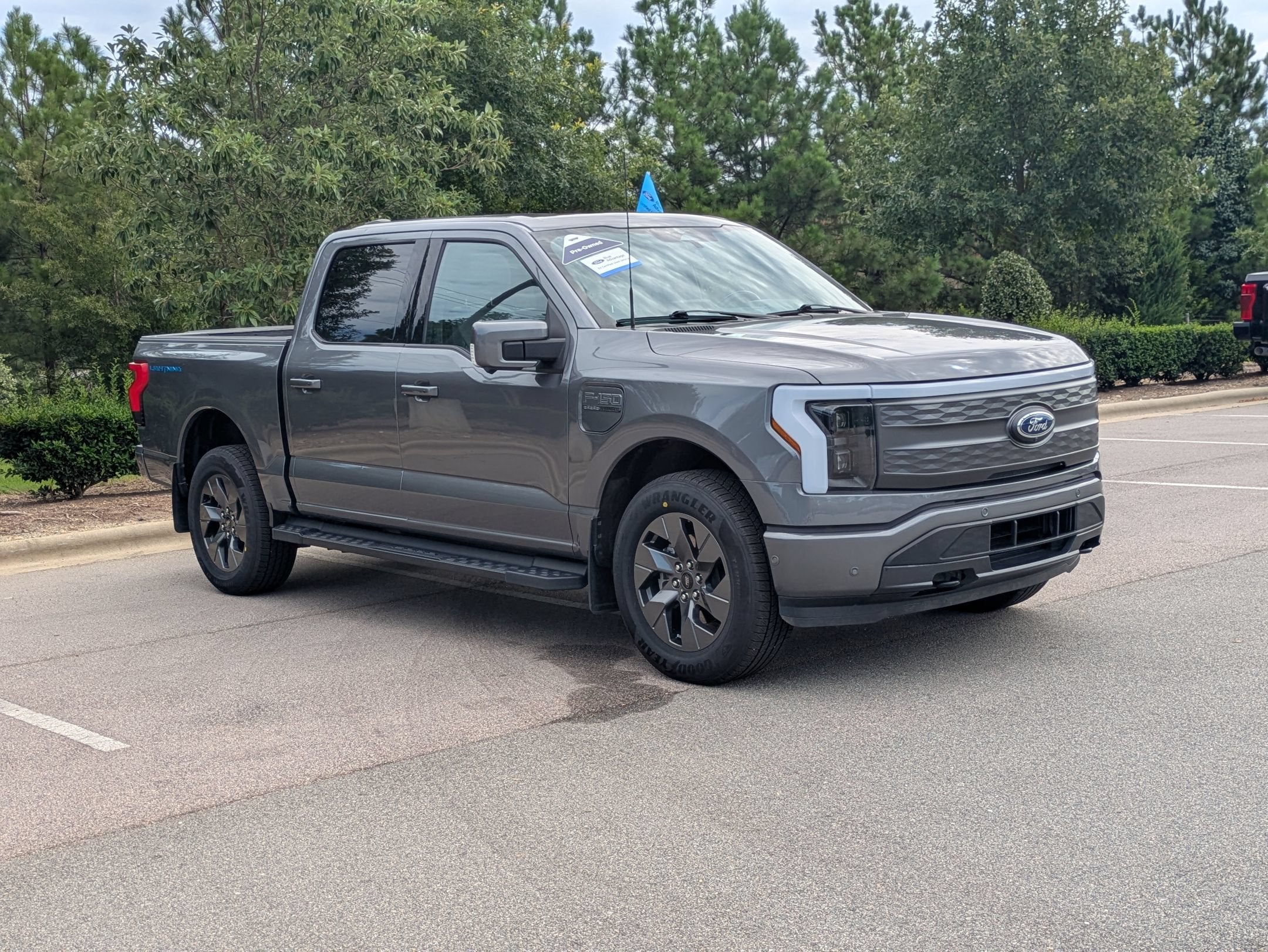 2023 Ford F-150 Lightning LARIAT