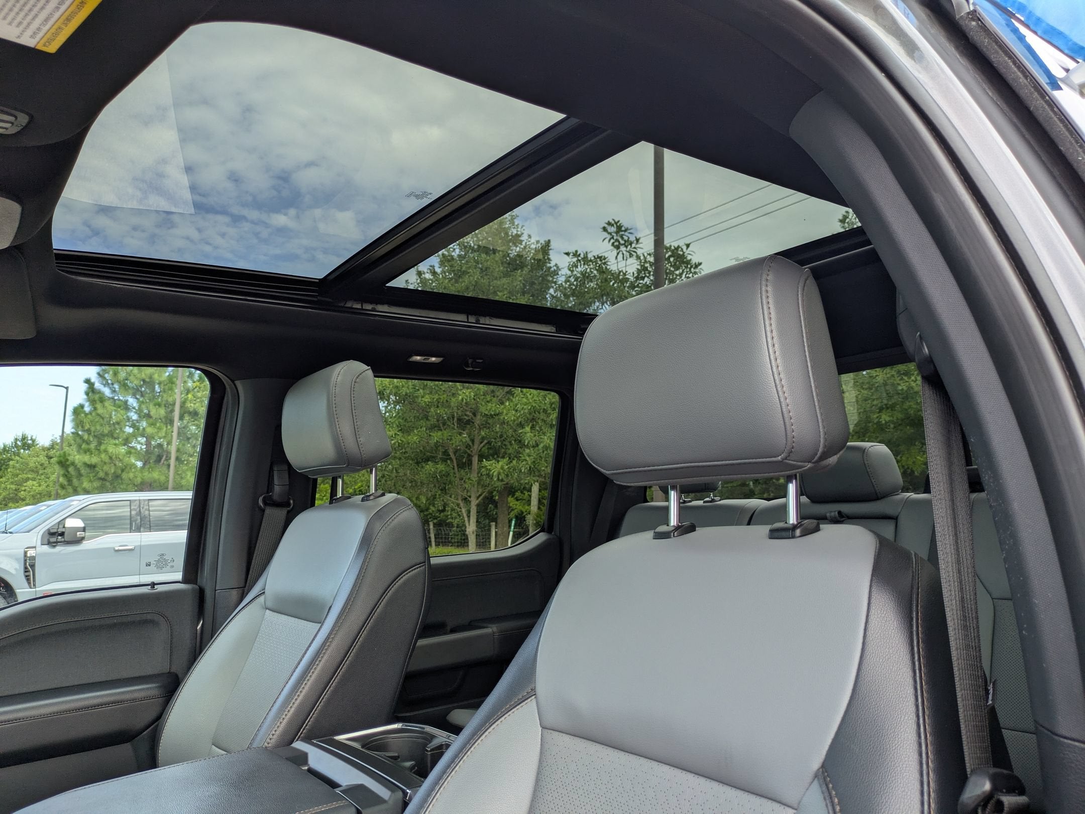 2023 Ford F-150 Lightning LARIAT