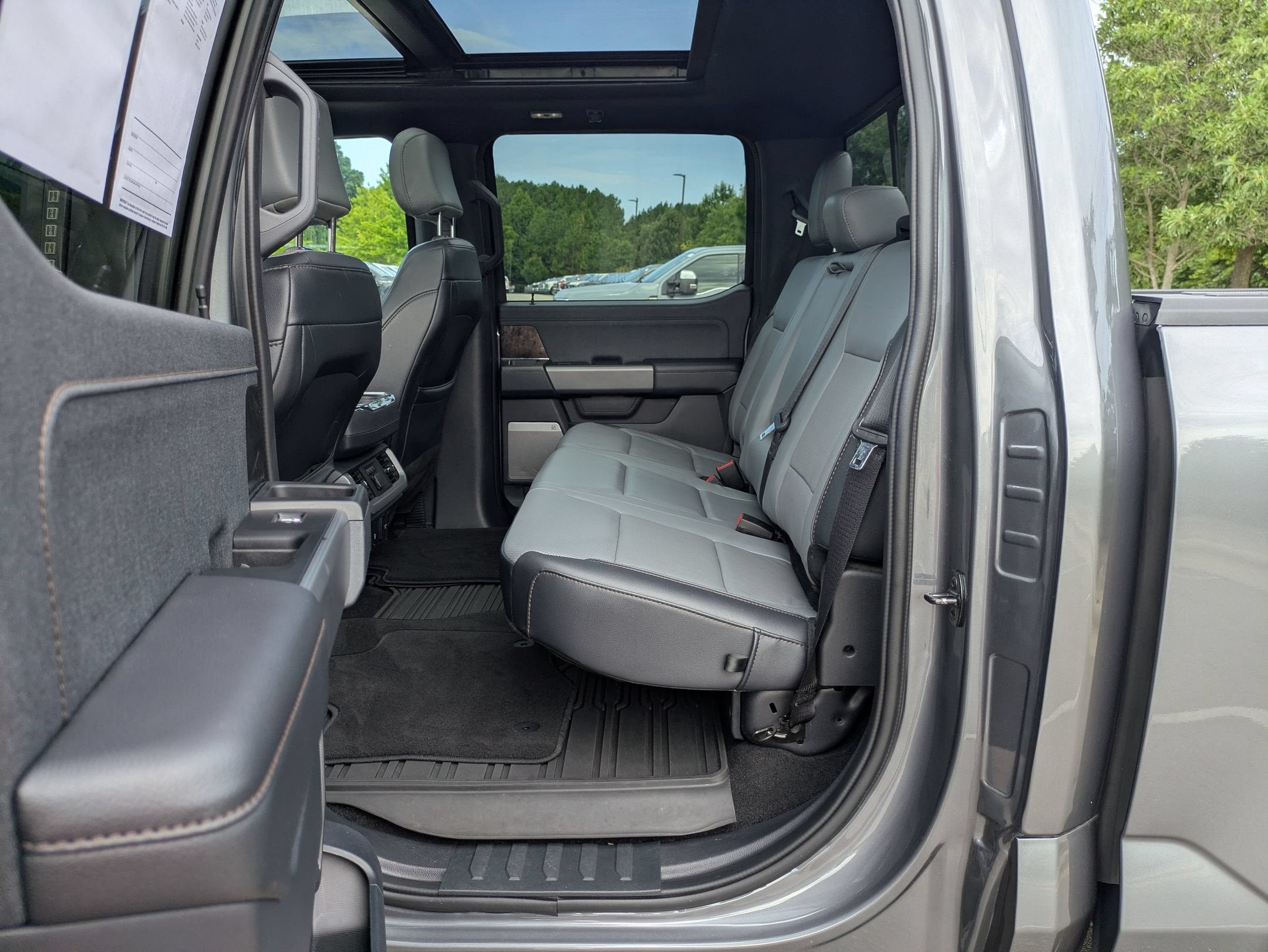 2023 Ford F-150 Lightning LARIAT