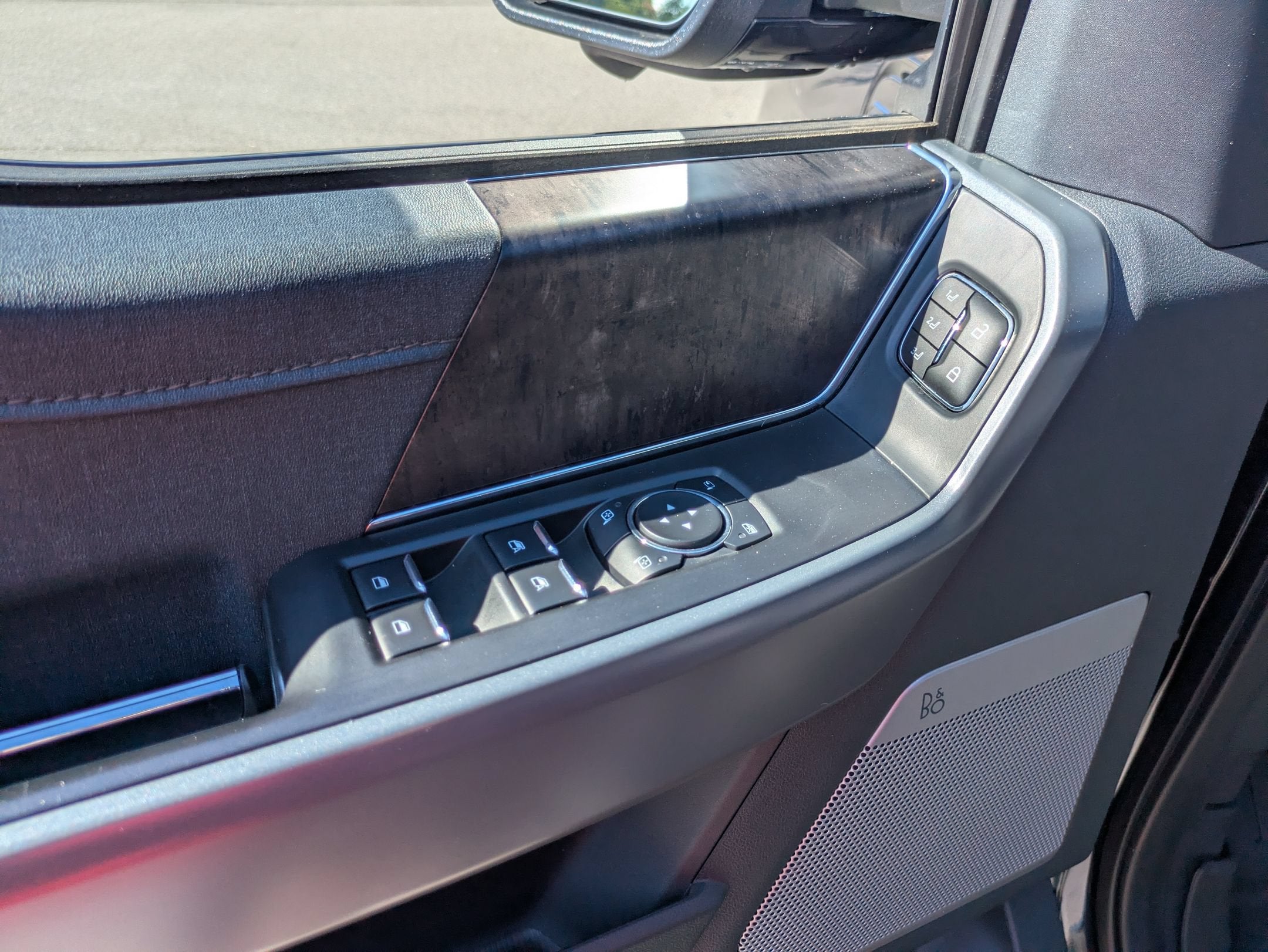 2023 Ford F-150 Lightning LARIAT