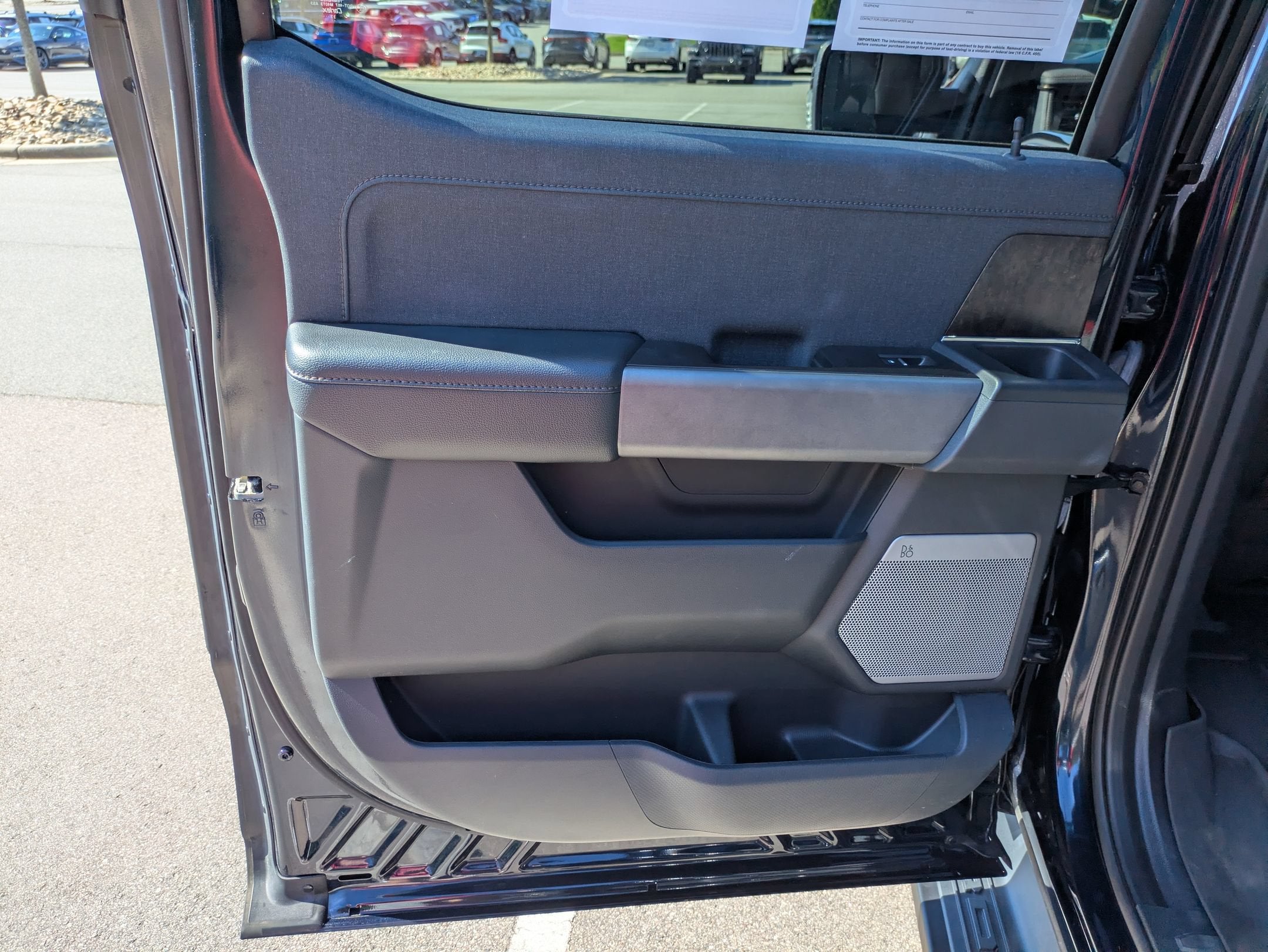 2023 Ford F-150 Lightning LARIAT