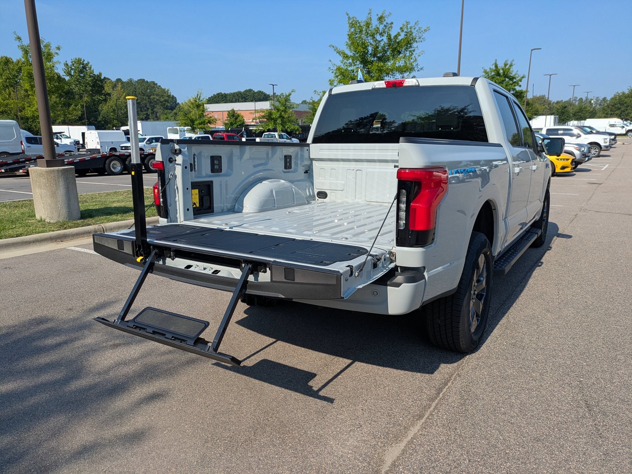 2024 Ford F-150 Lightning Flash
