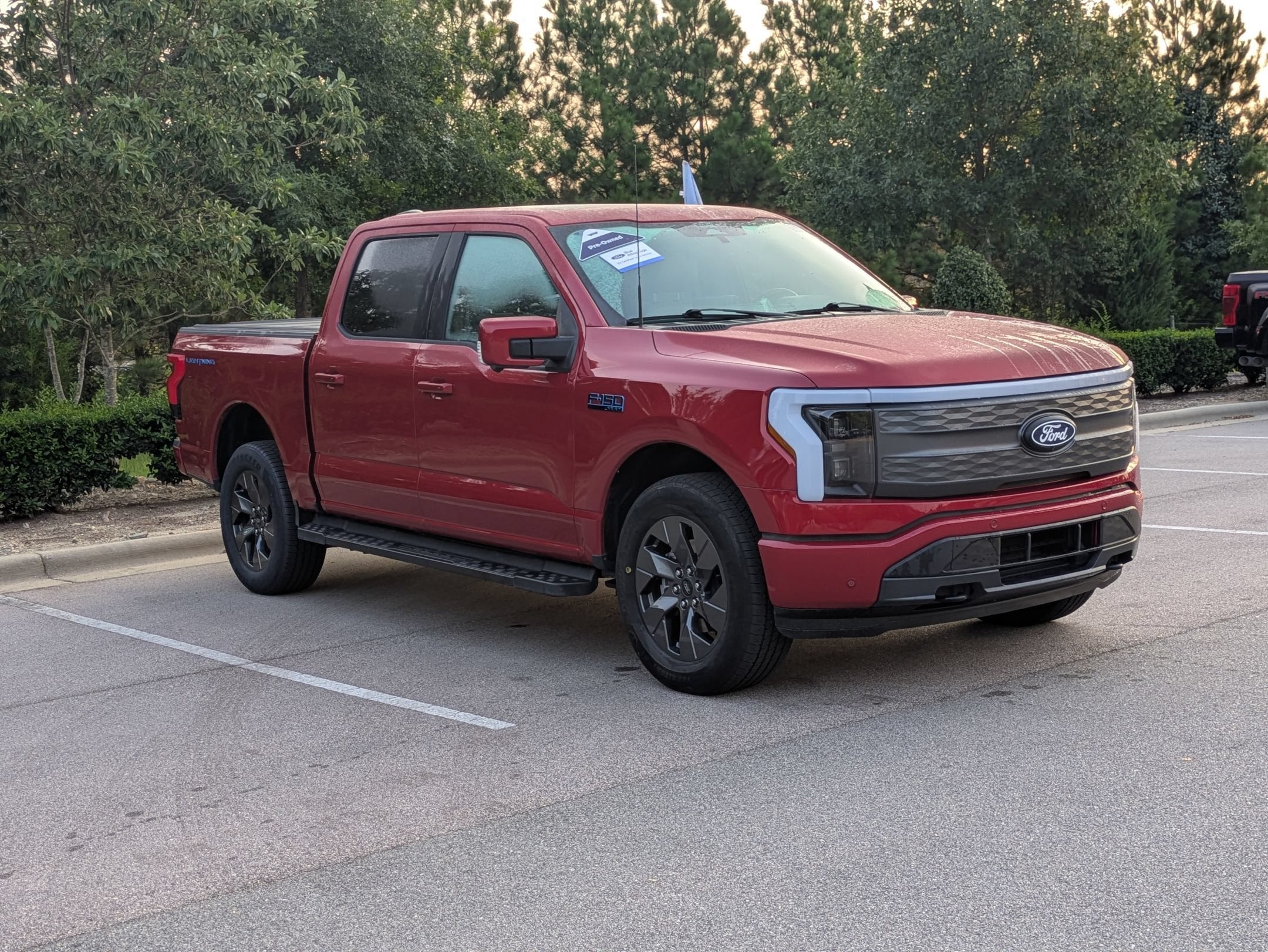 2024 Ford F-150 Lightning LARIAT