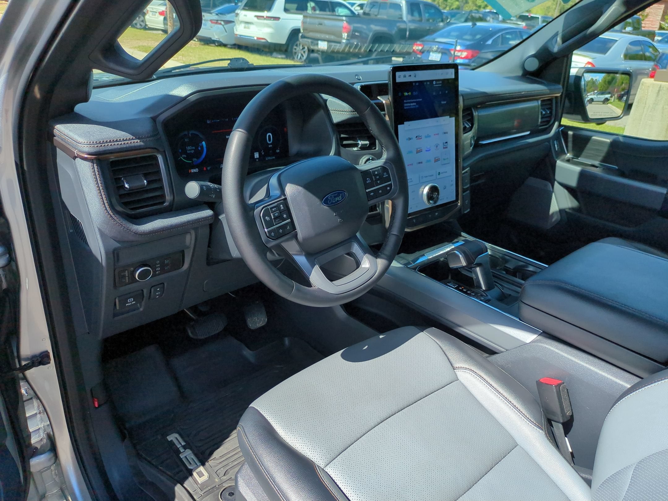 2025 Ford F-150 Lightning LARIAT