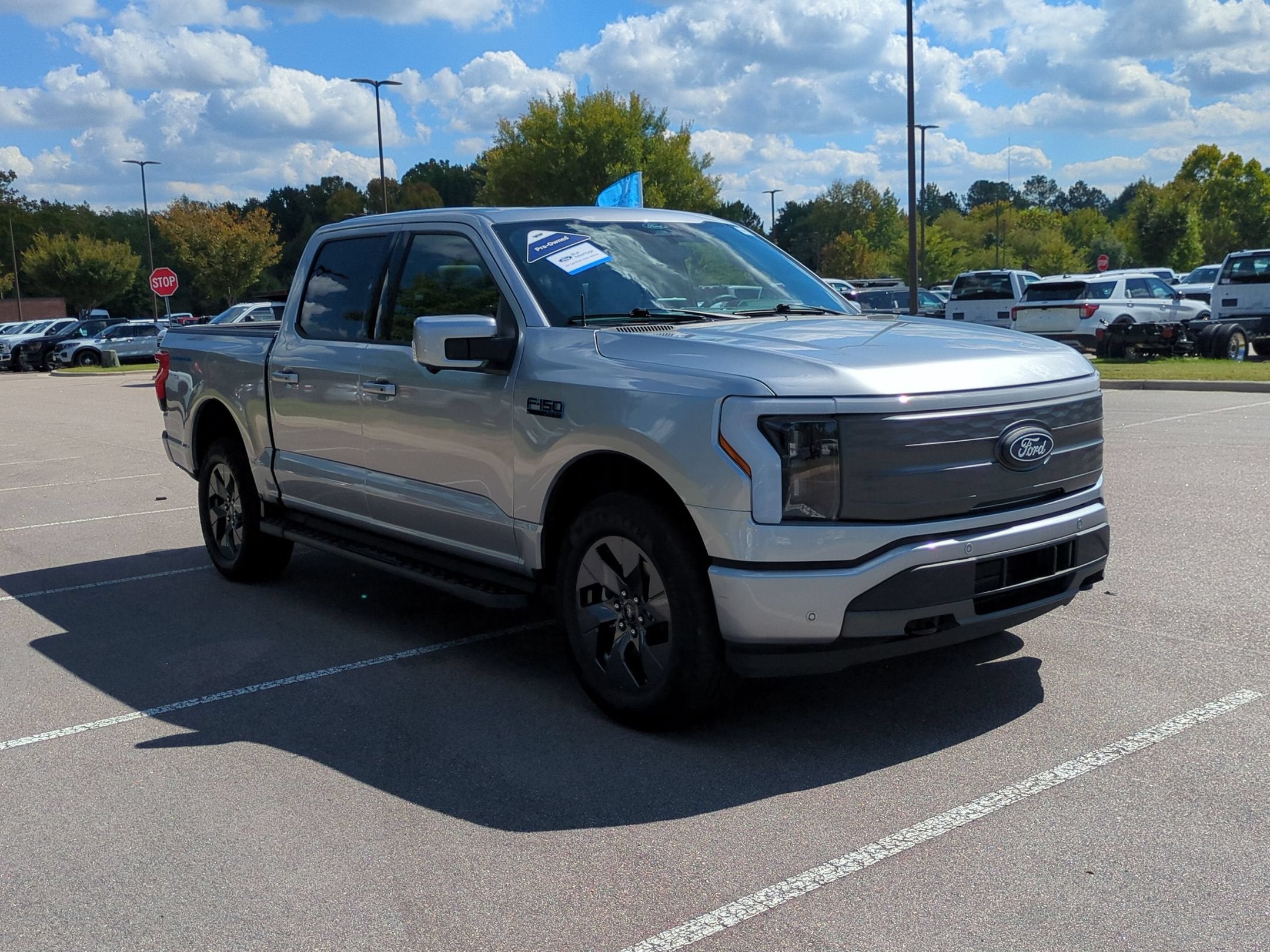2025 Ford F-150 Lightning LARIAT