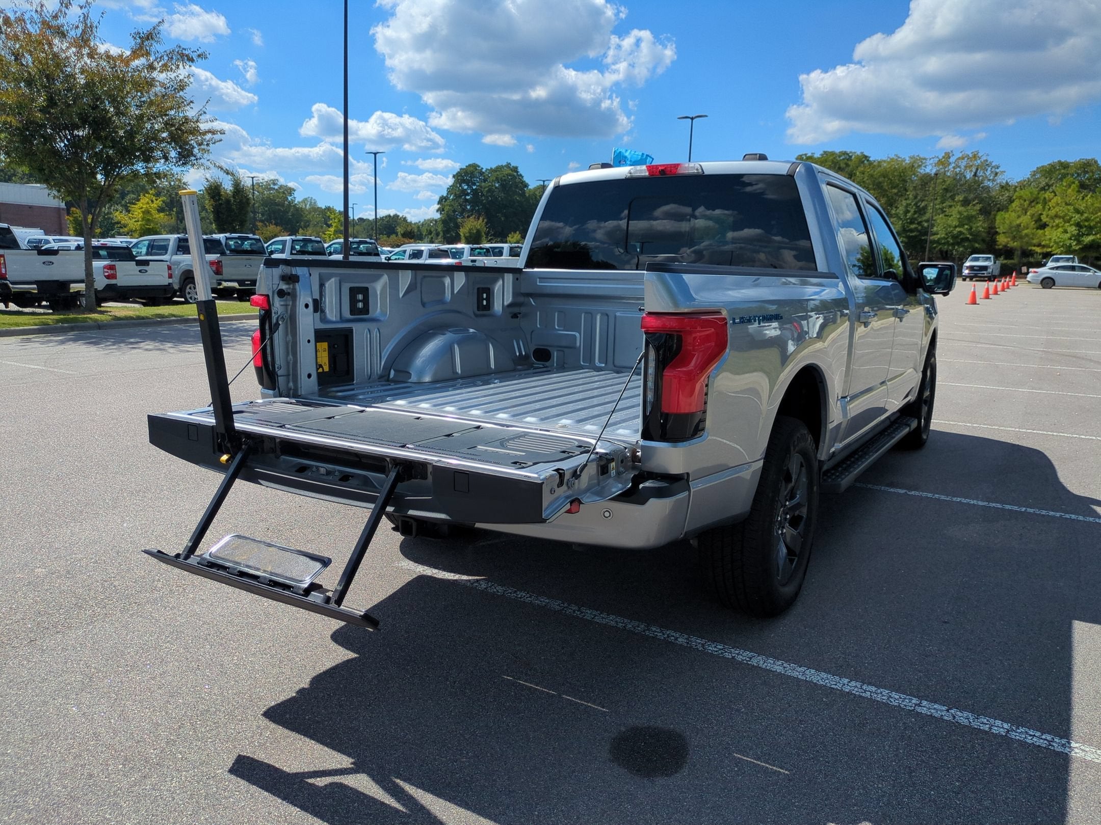 2025 Ford F-150 Lightning LARIAT