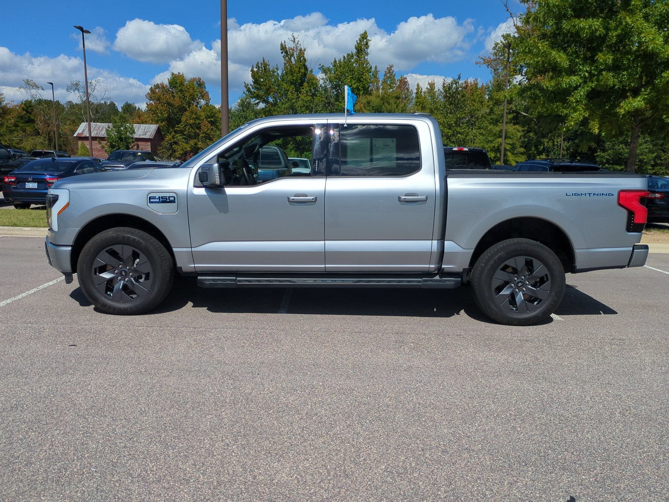 2025 Ford F-150 Lightning LARIAT