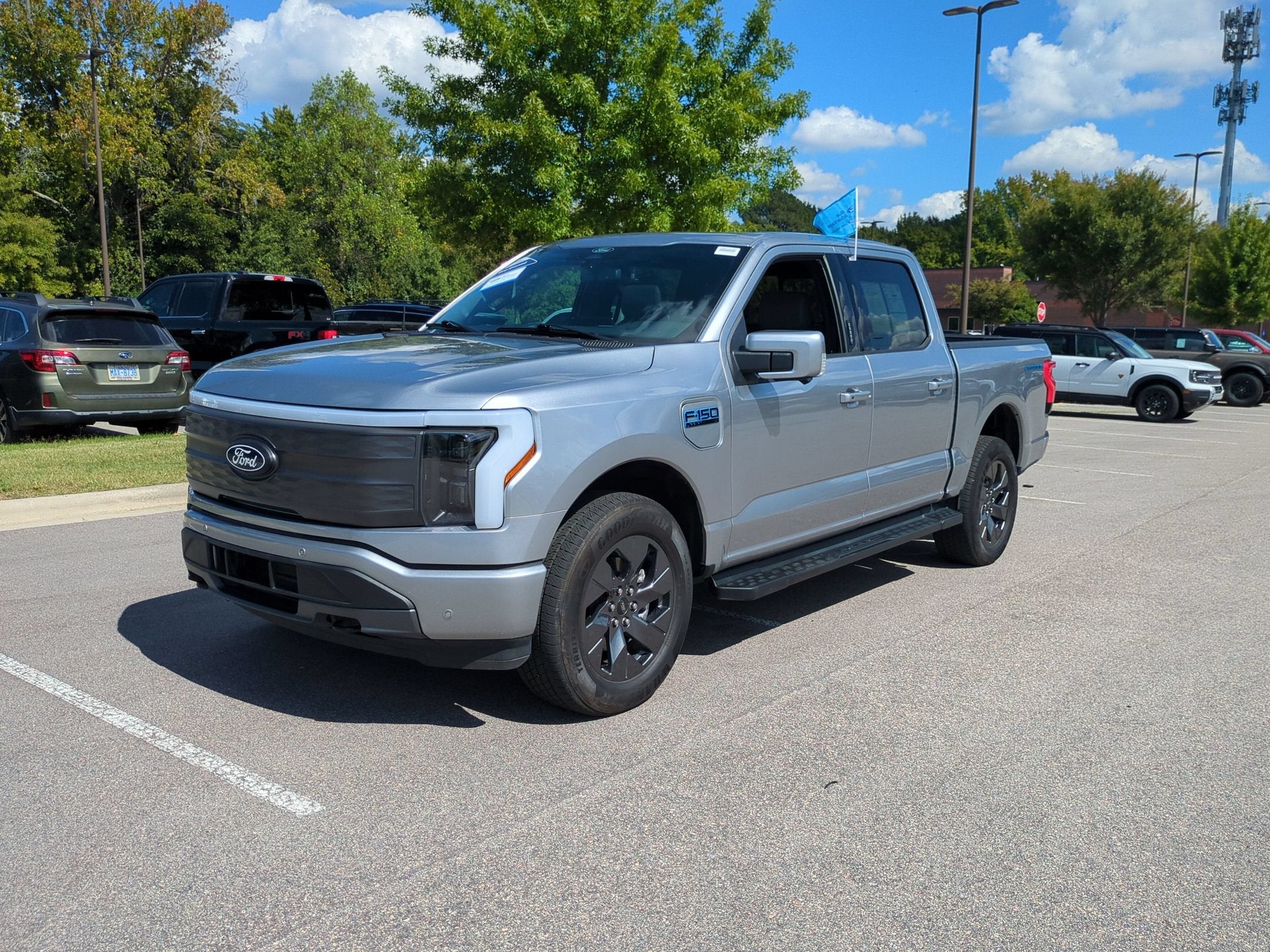 2025 Ford F-150 Lightning LARIAT