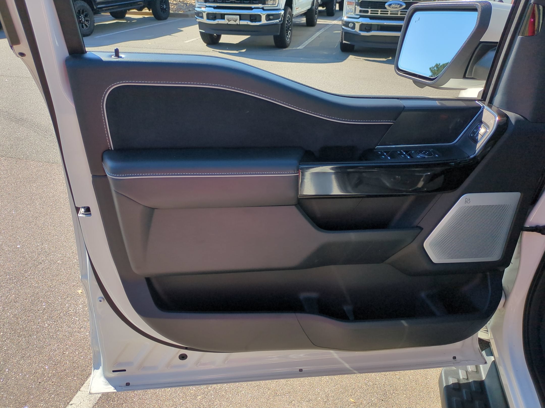 2025 Ford F-150 Lightning Platinum