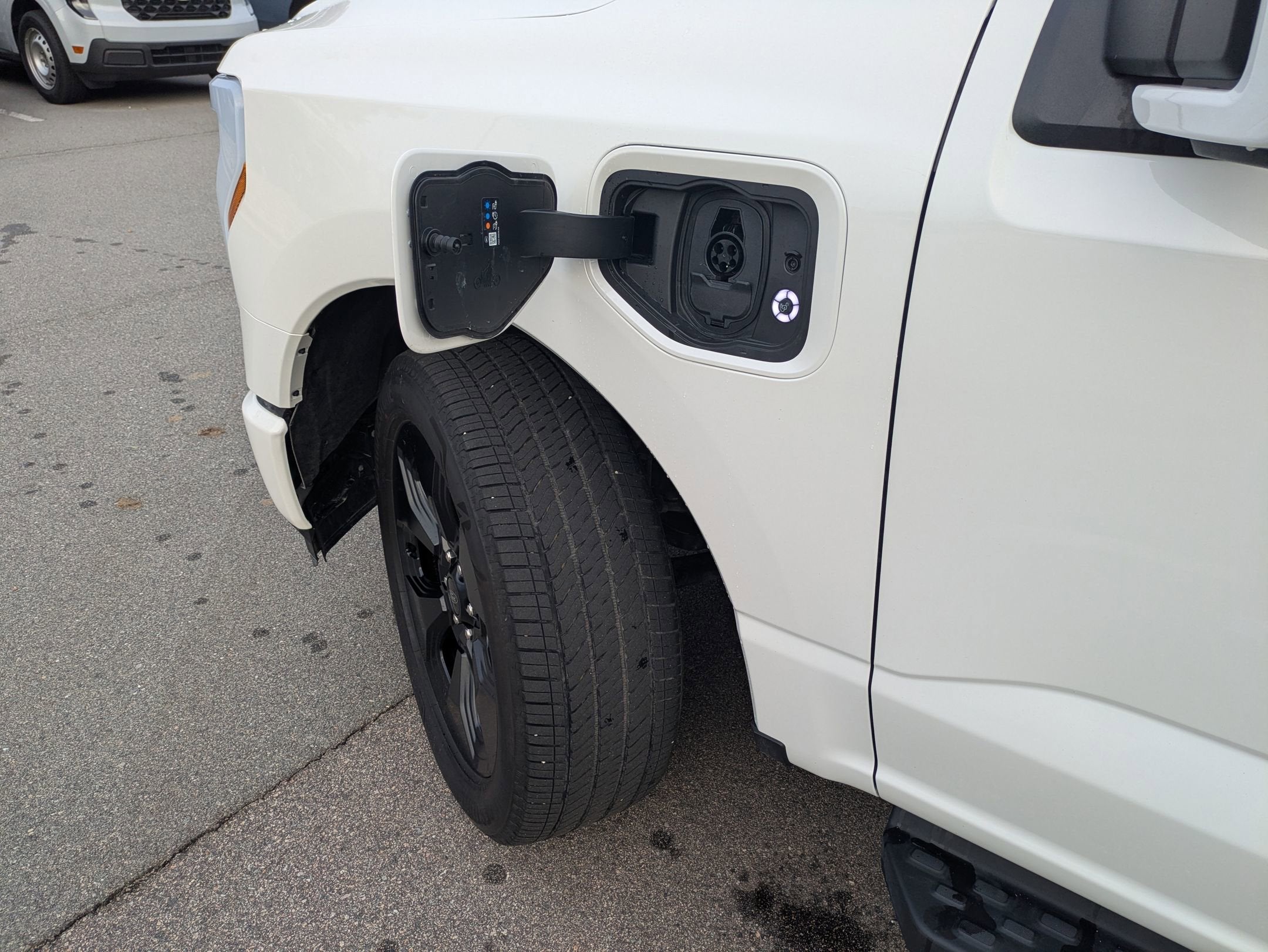 2025 Ford F-150 Lightning Platinum