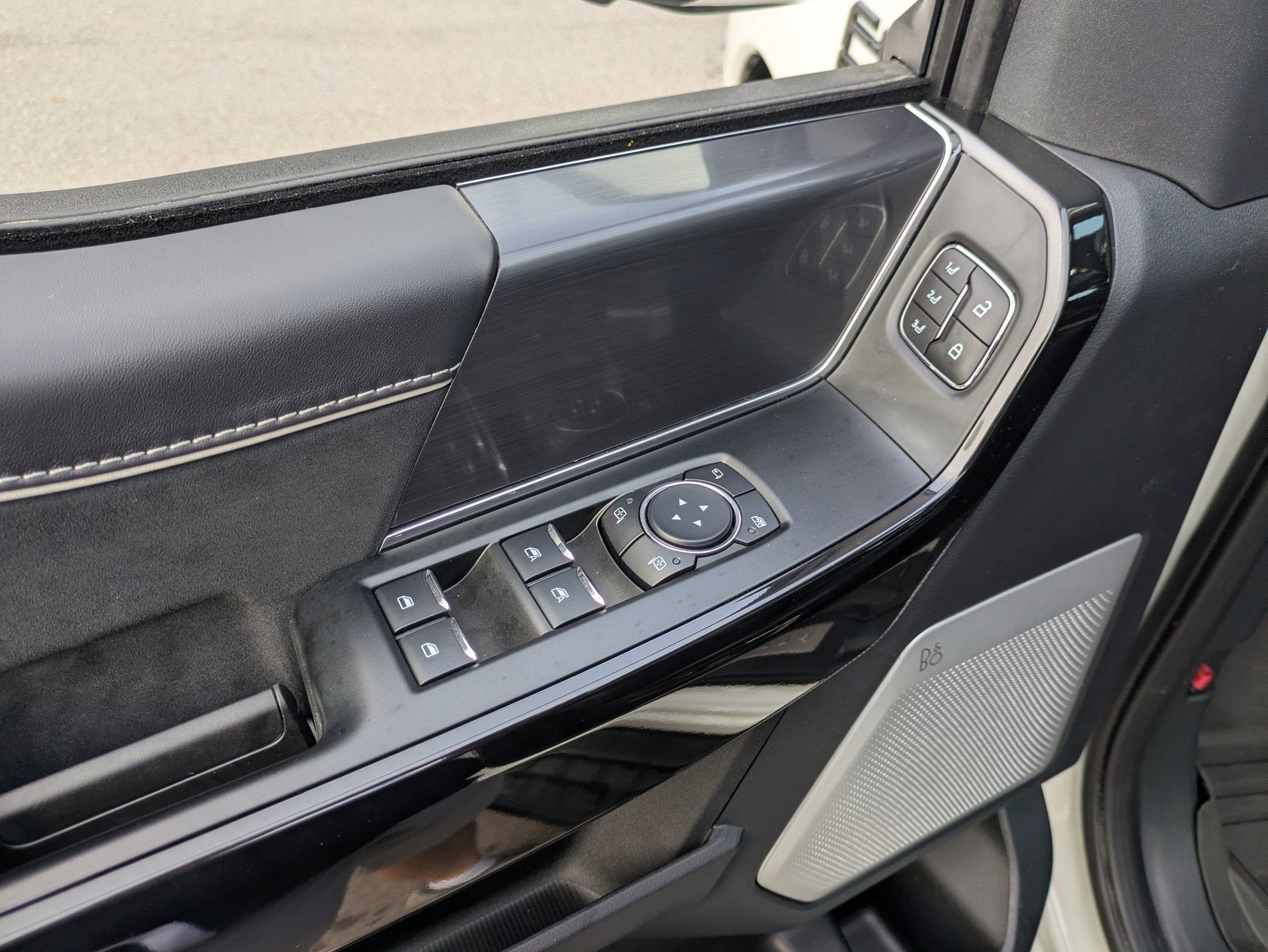 2025 Ford F-150 Lightning Platinum