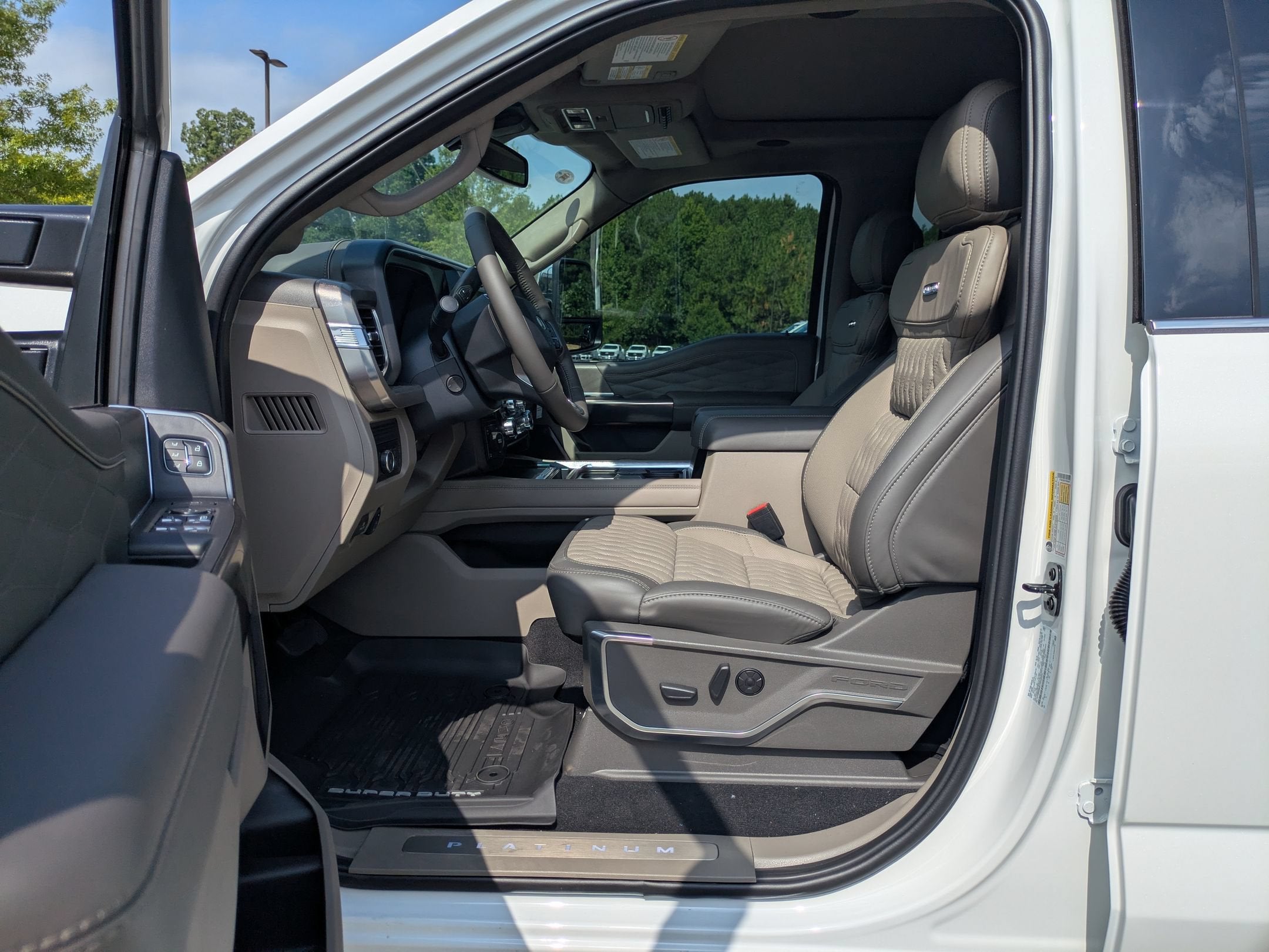 2026 Ford Super Duty F-250 SRW Platinum