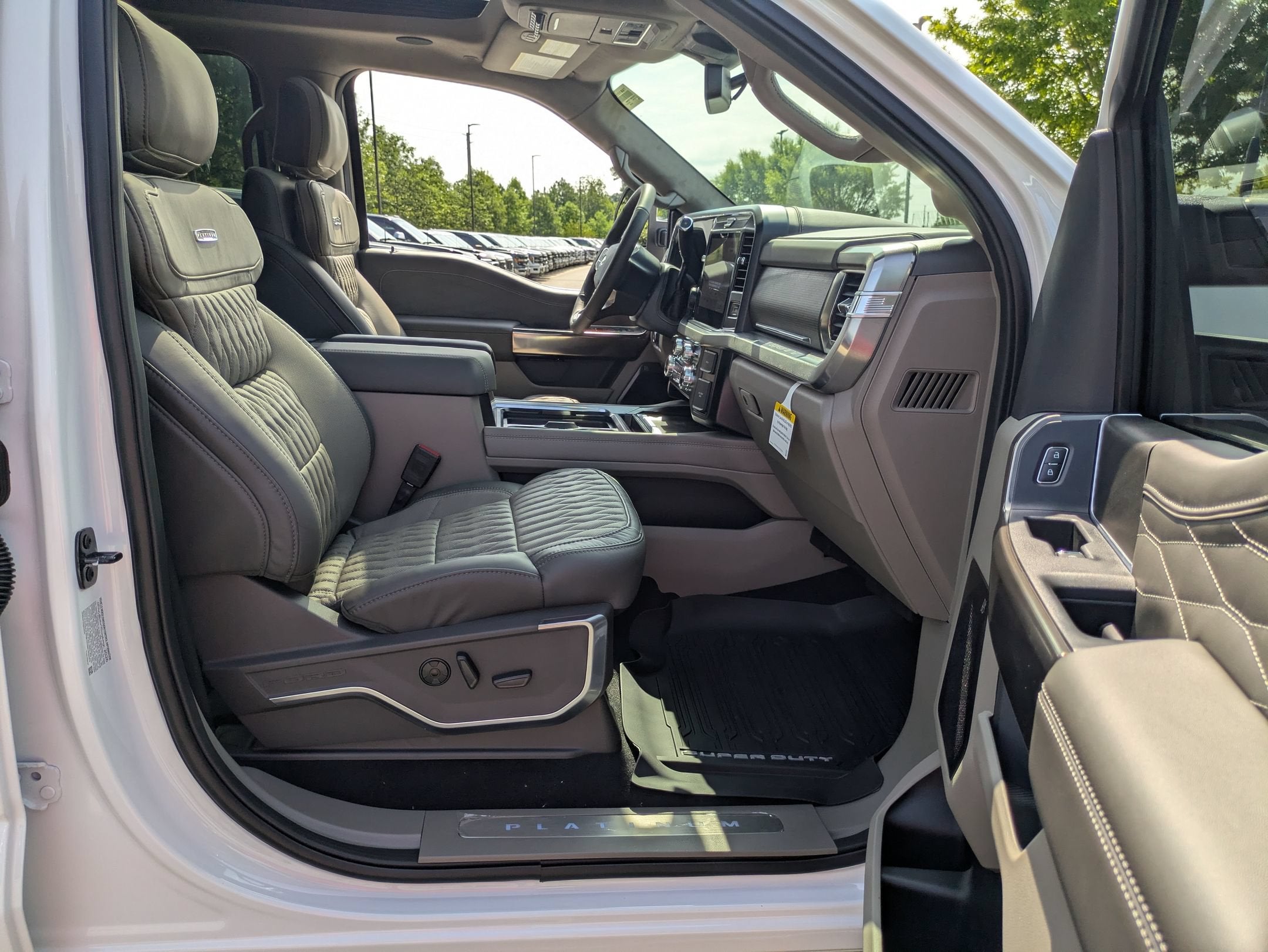 2026 Ford Super Duty F-250 SRW Platinum