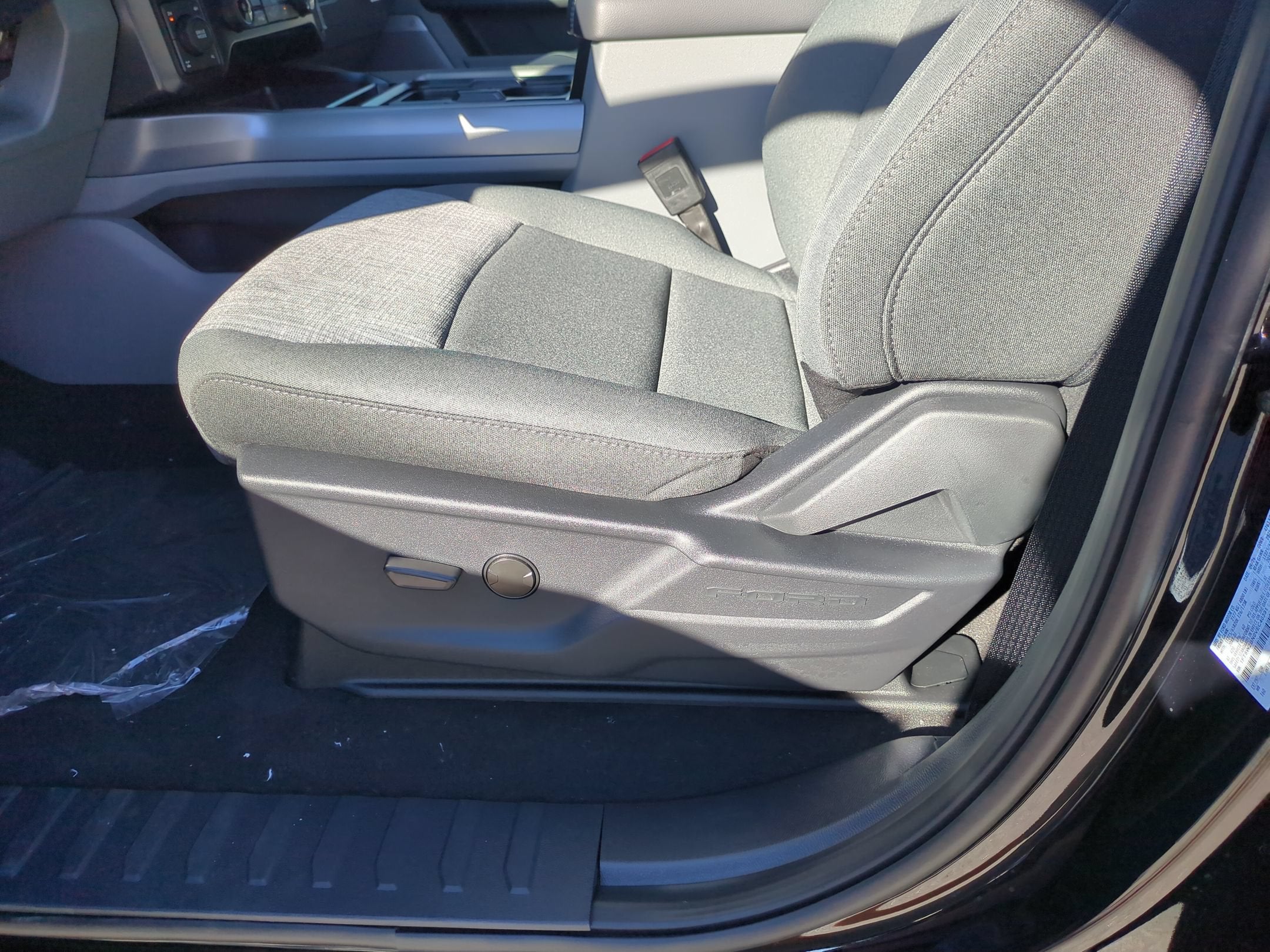 2027 Ford Super Duty F-250 SRW XLT