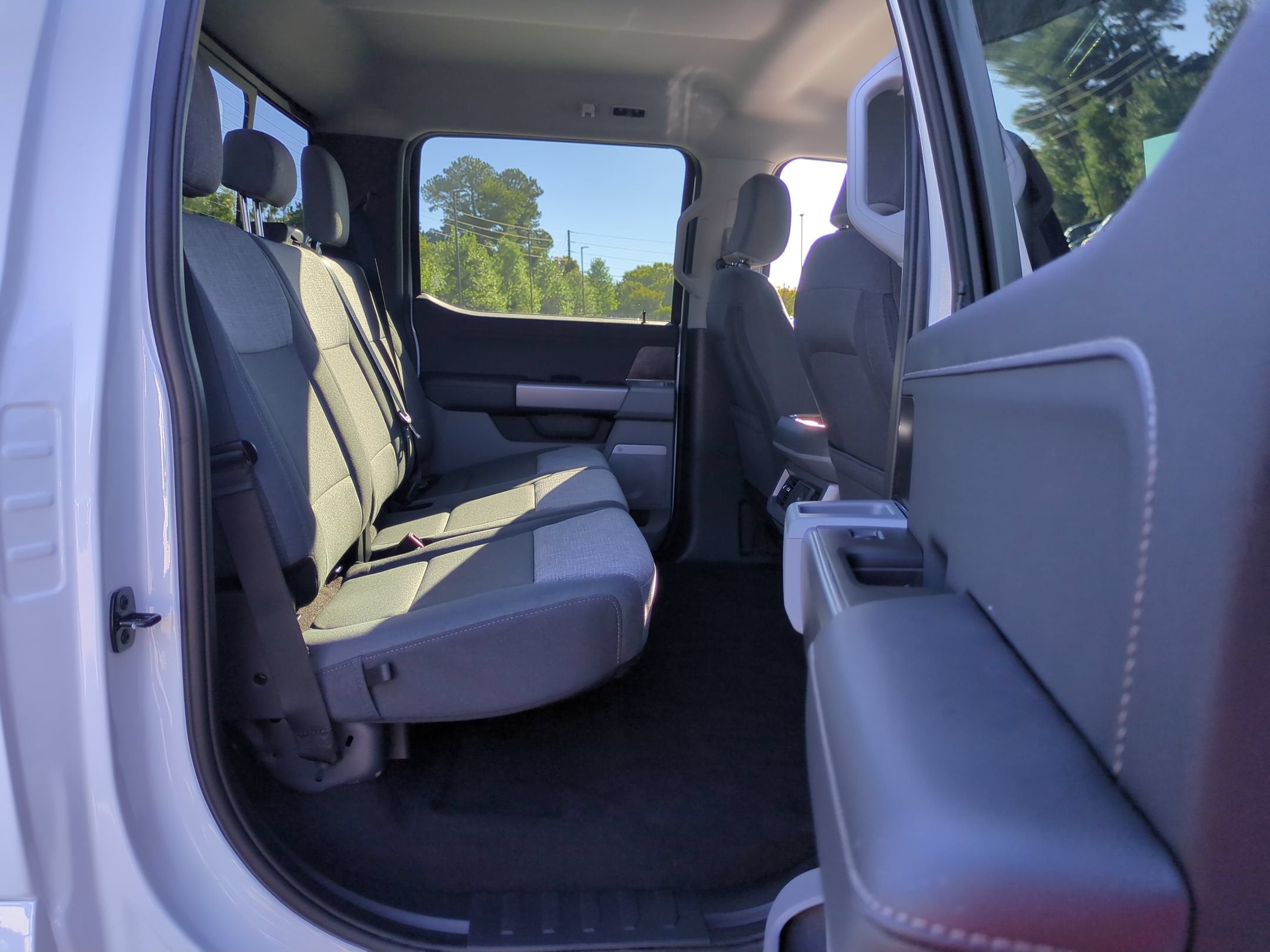 2027 Ford Super Duty F-250 SRW XLT