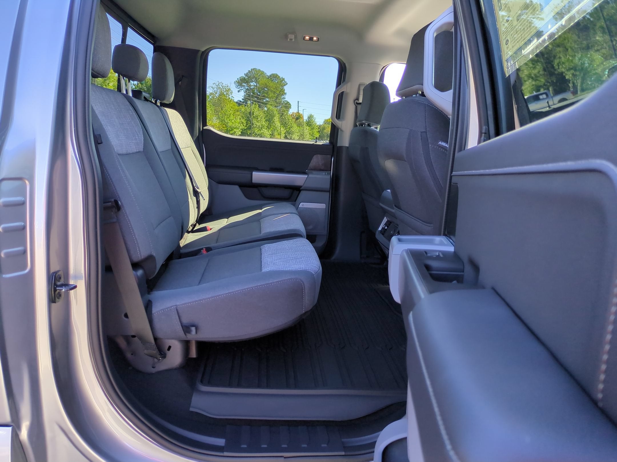 2027 Ford Super Duty F-250 SRW XLT
