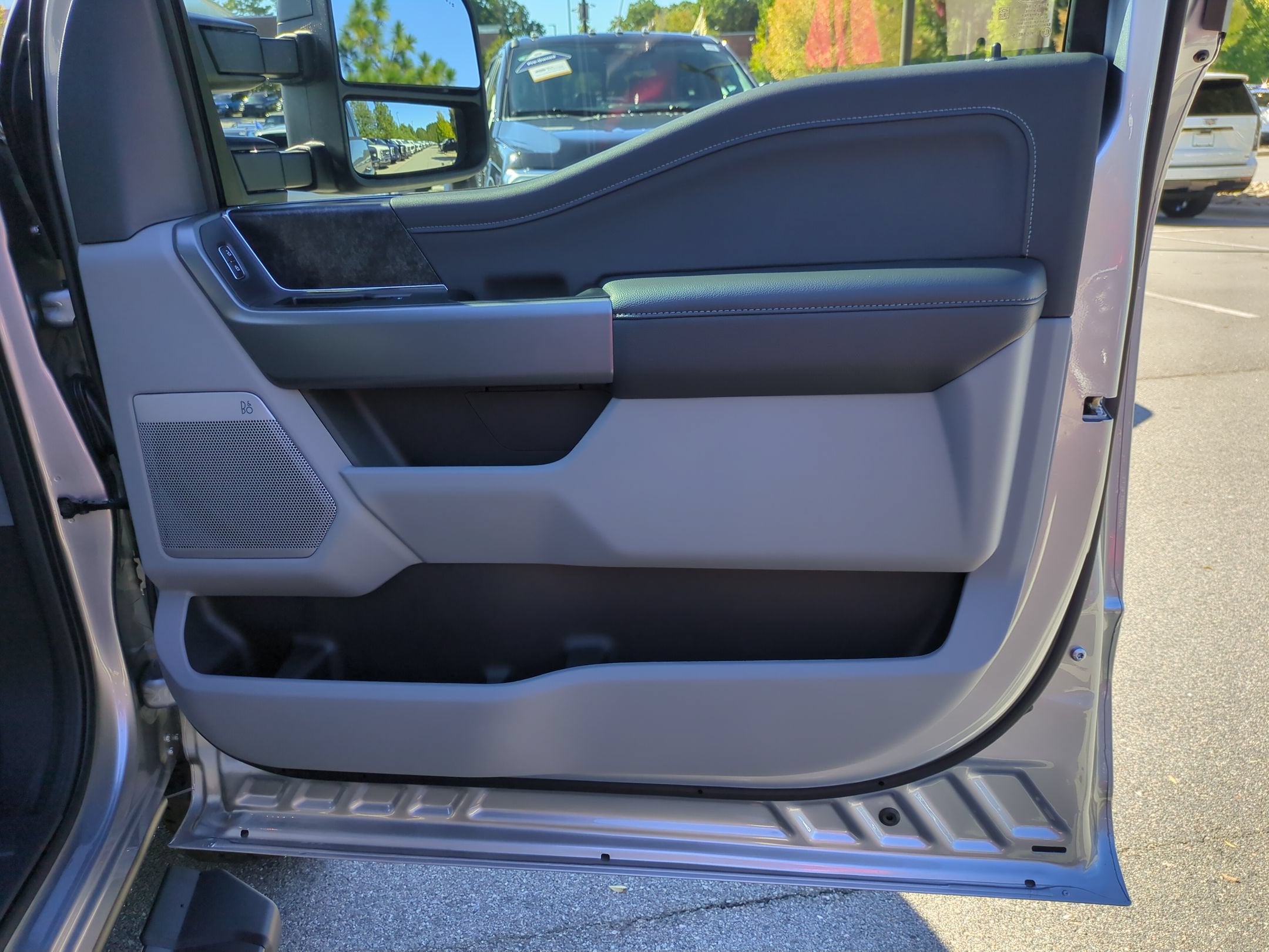 2027 Ford Super Duty F-250 SRW XLT