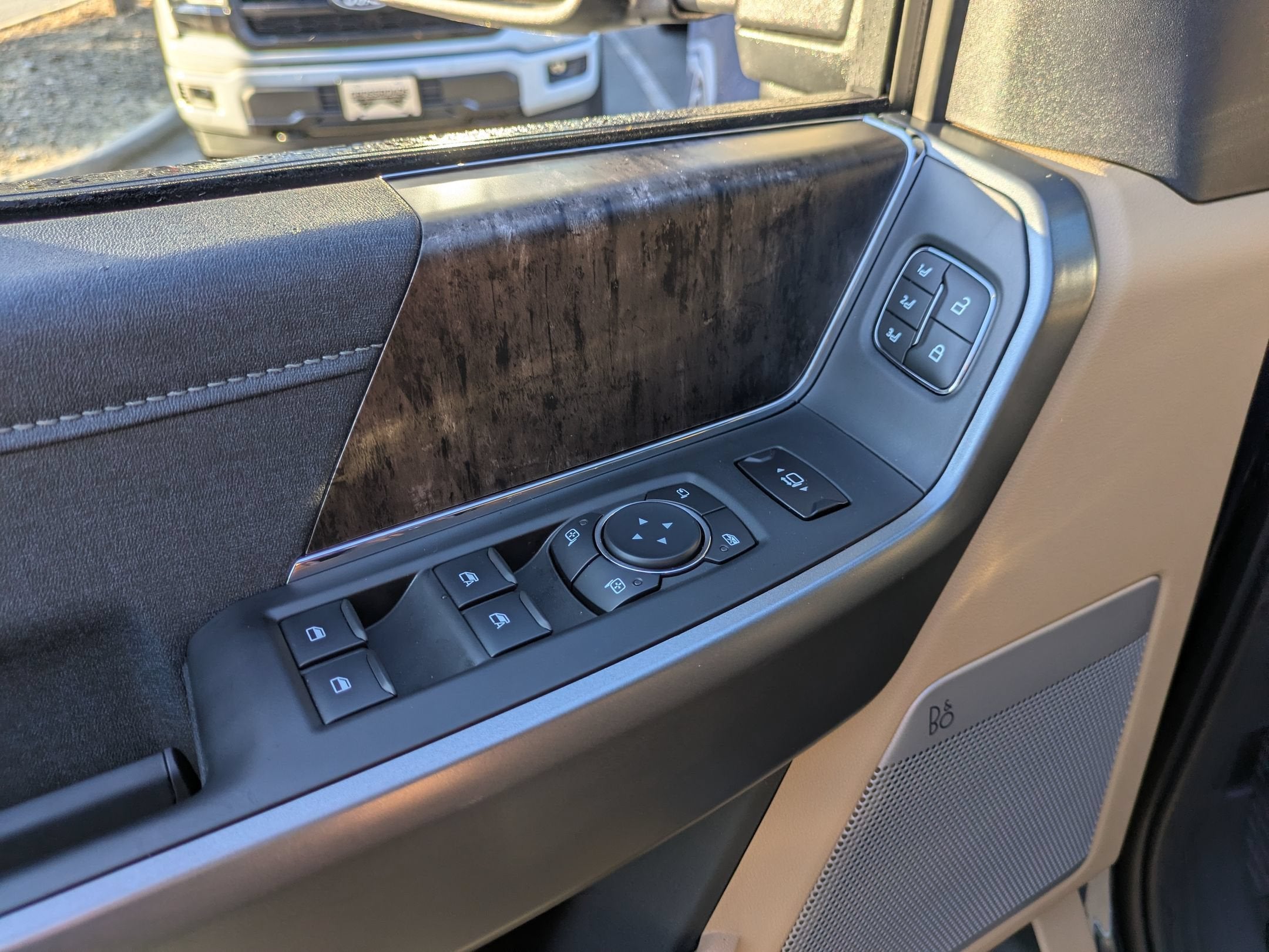 2027 Ford Super Duty F-250 SRW LARIAT
