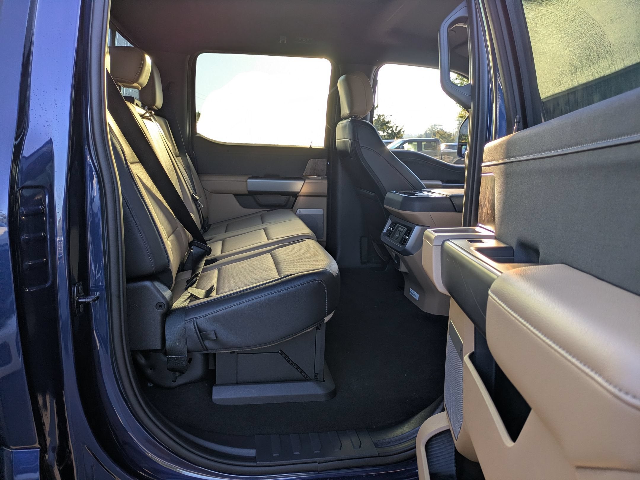 2027 Ford Super Duty F-250 SRW LARIAT