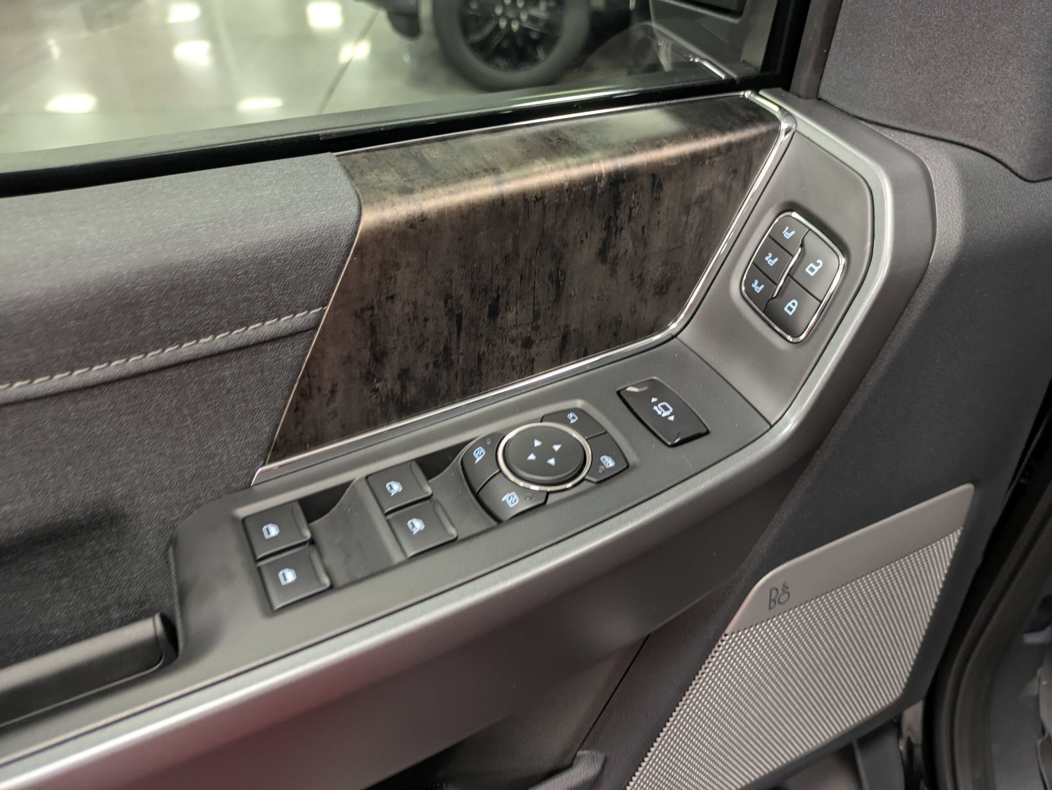 2027 Ford Super Duty F-250 SRW LARIAT