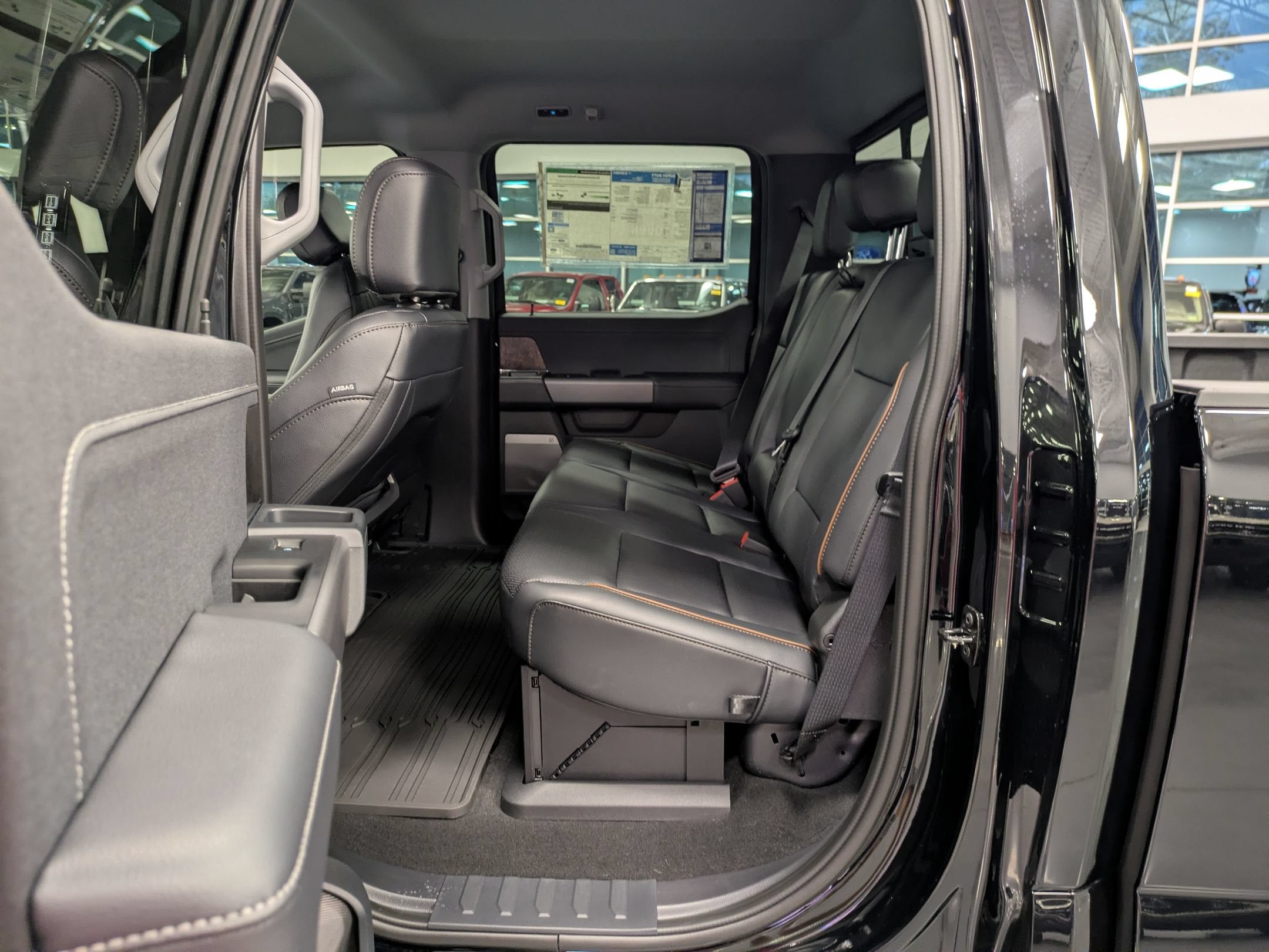 2027 Ford Super Duty F-250 SRW LARIAT