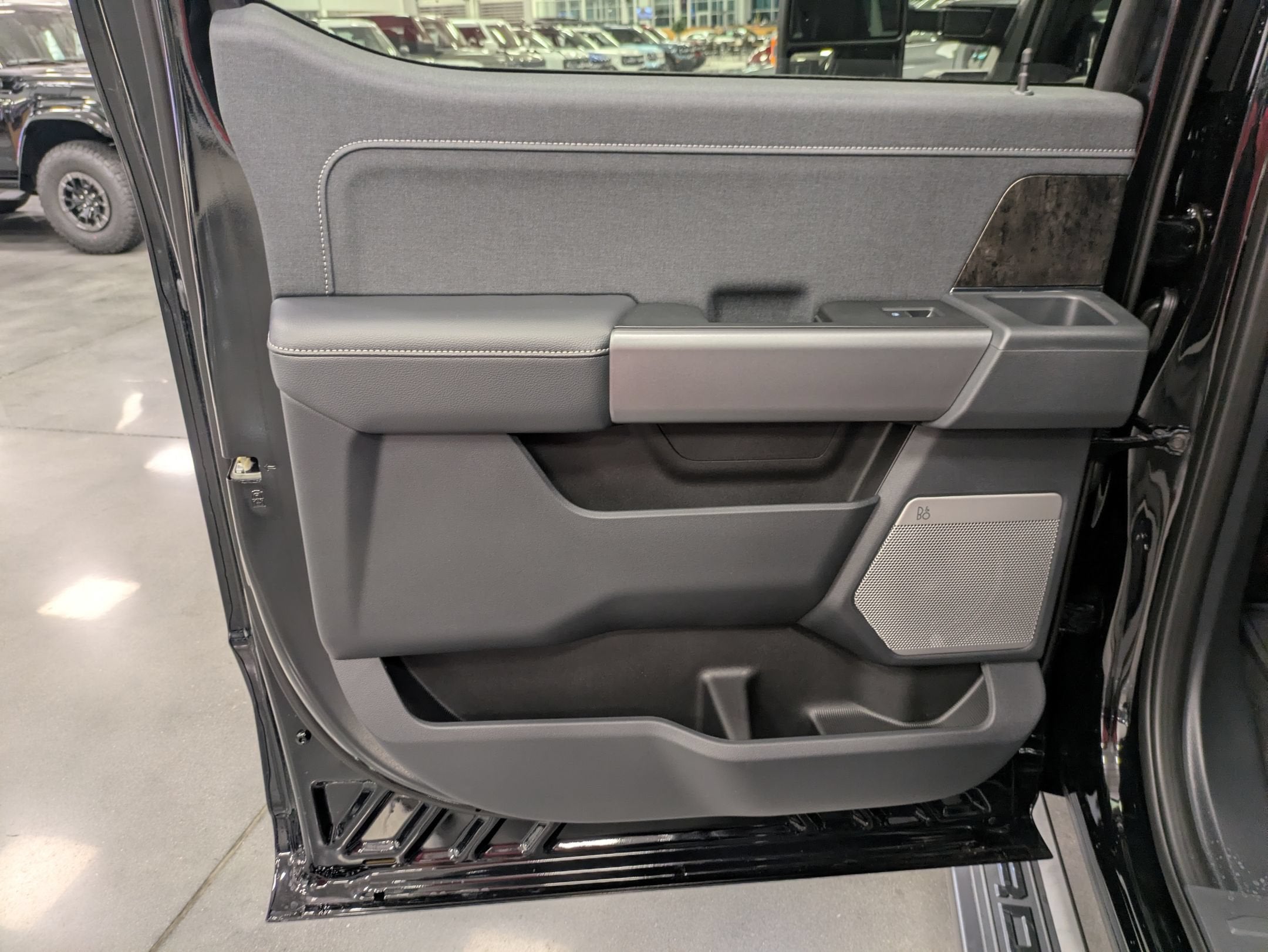 2027 Ford Super Duty F-250 SRW LARIAT