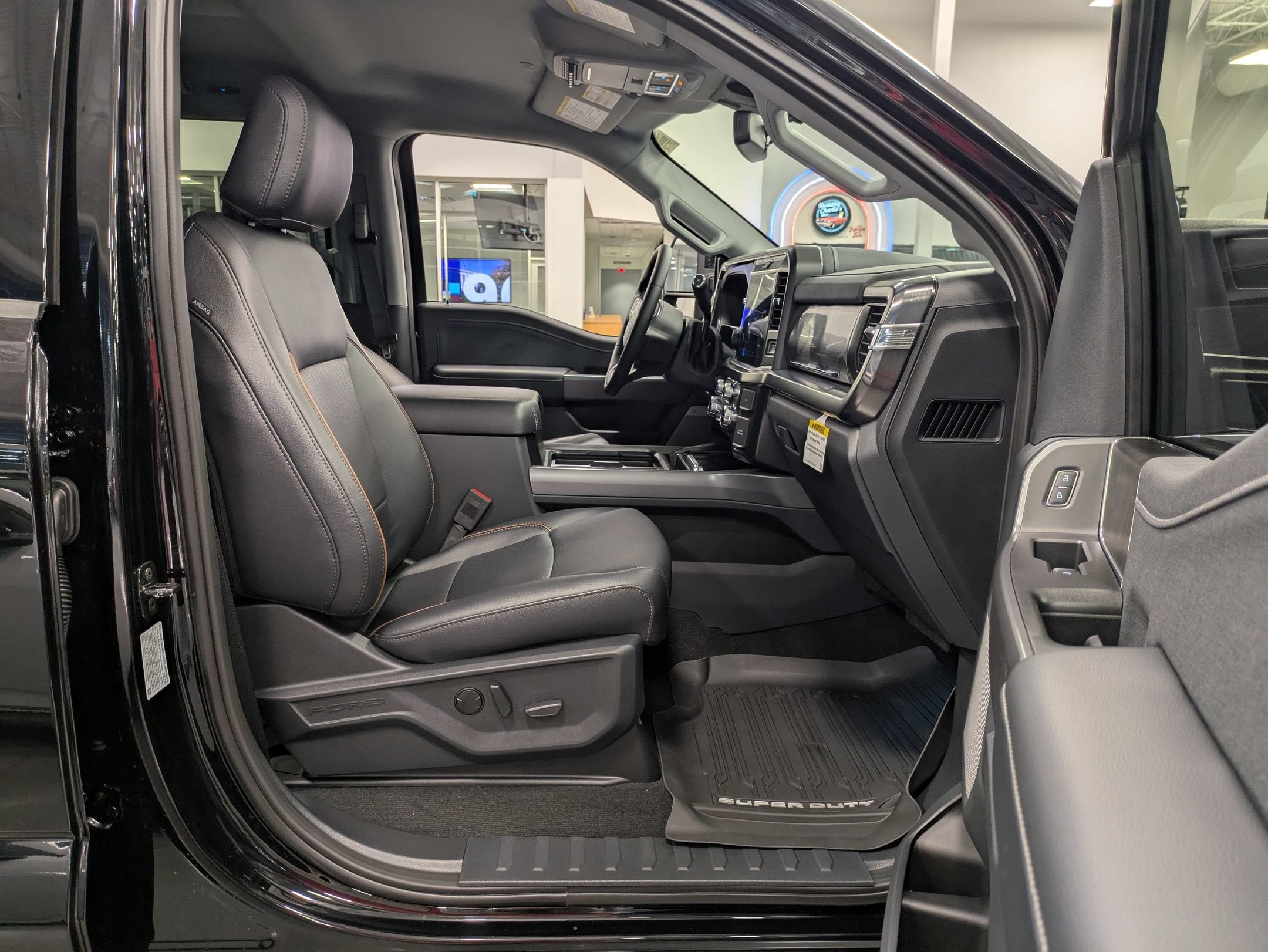 2027 Ford Super Duty F-250 SRW LARIAT