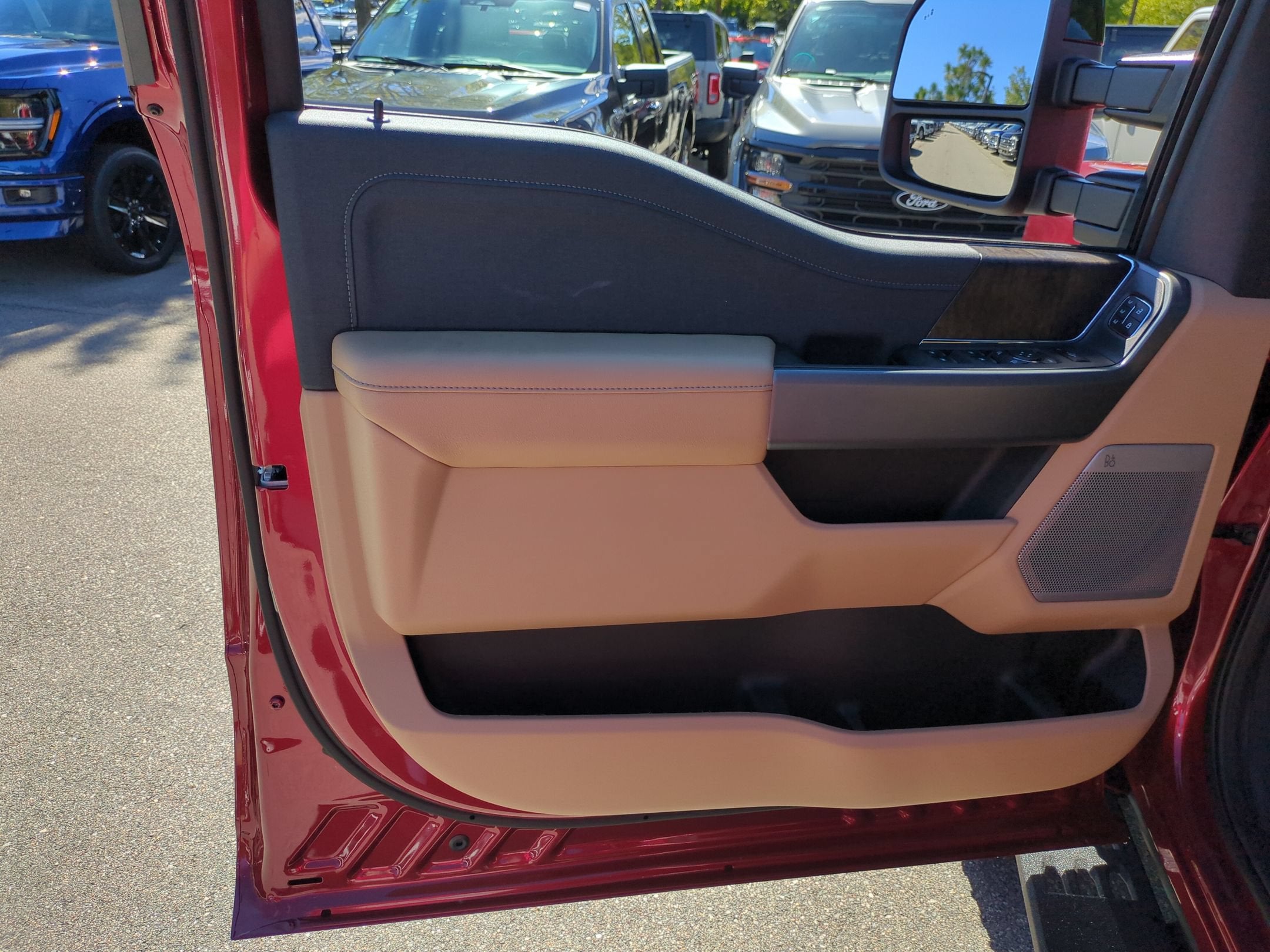 2027 Ford Super Duty F-250 SRW LARIAT