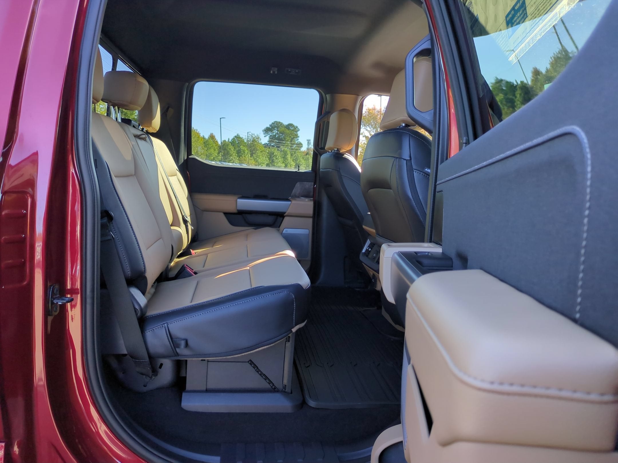 2027 Ford Super Duty F-250 SRW LARIAT