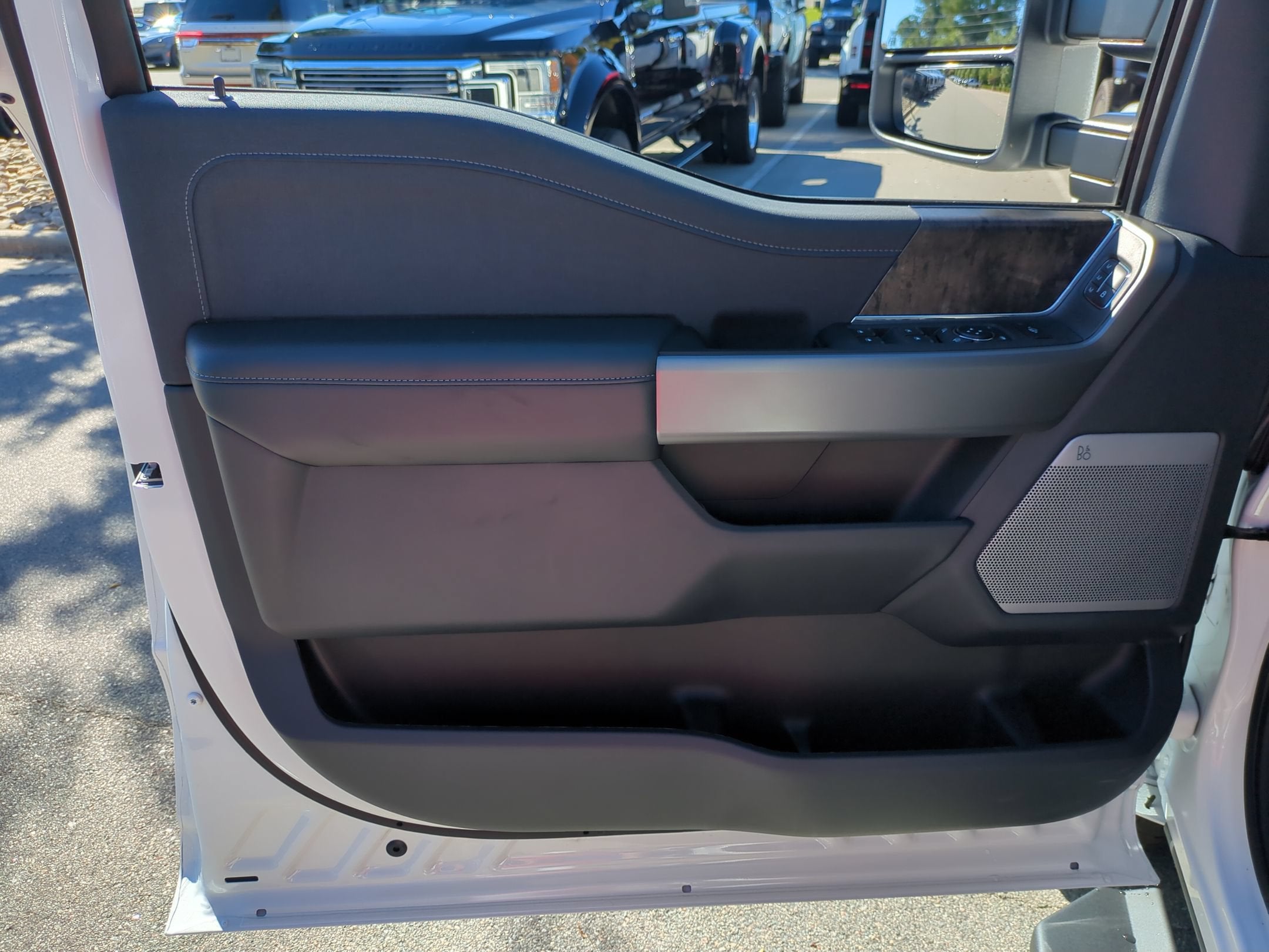 2027 Ford Super Duty F-250 SRW LARIAT