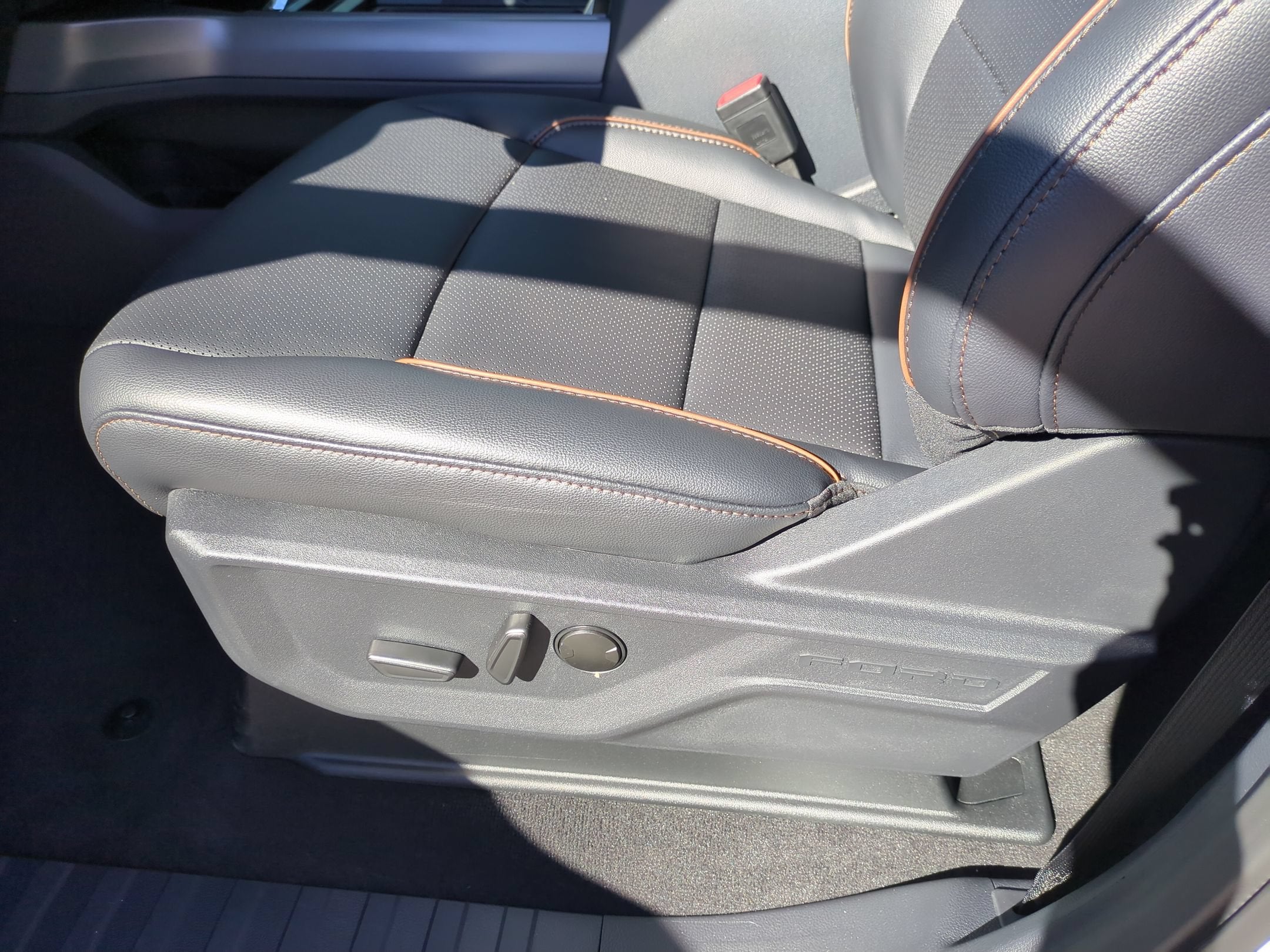 2027 Ford Super Duty F-250 SRW LARIAT