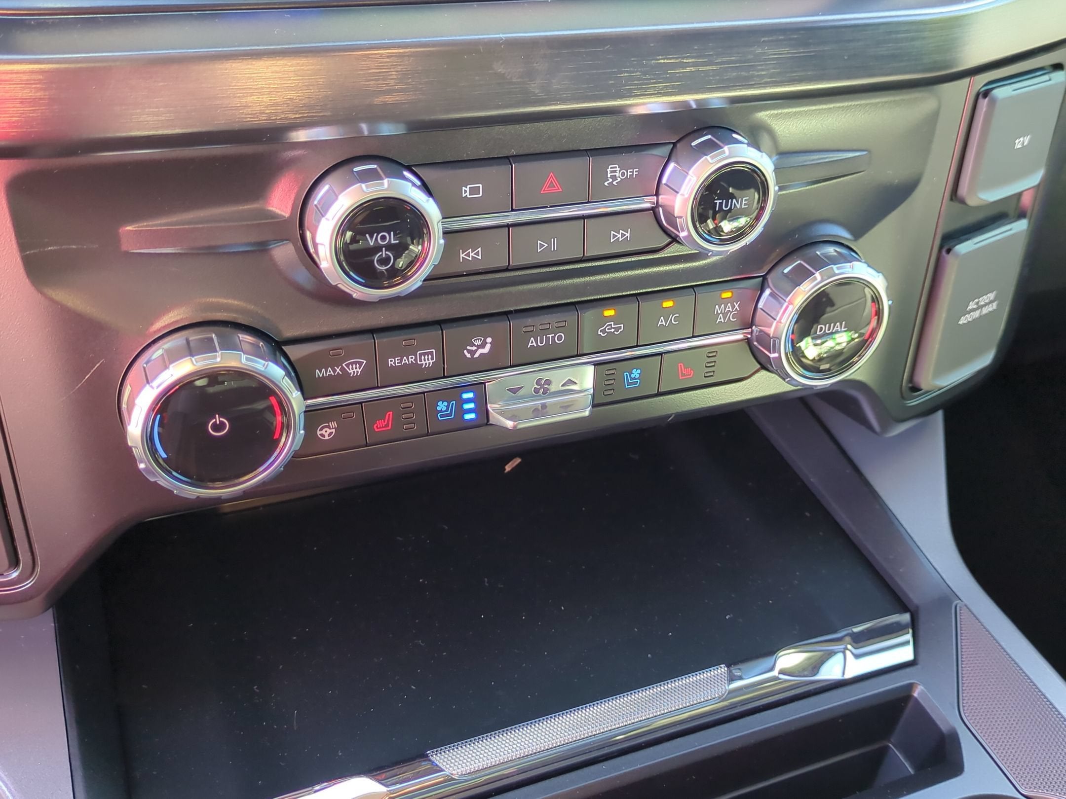 2027 Ford Super Duty F-250 SRW LARIAT