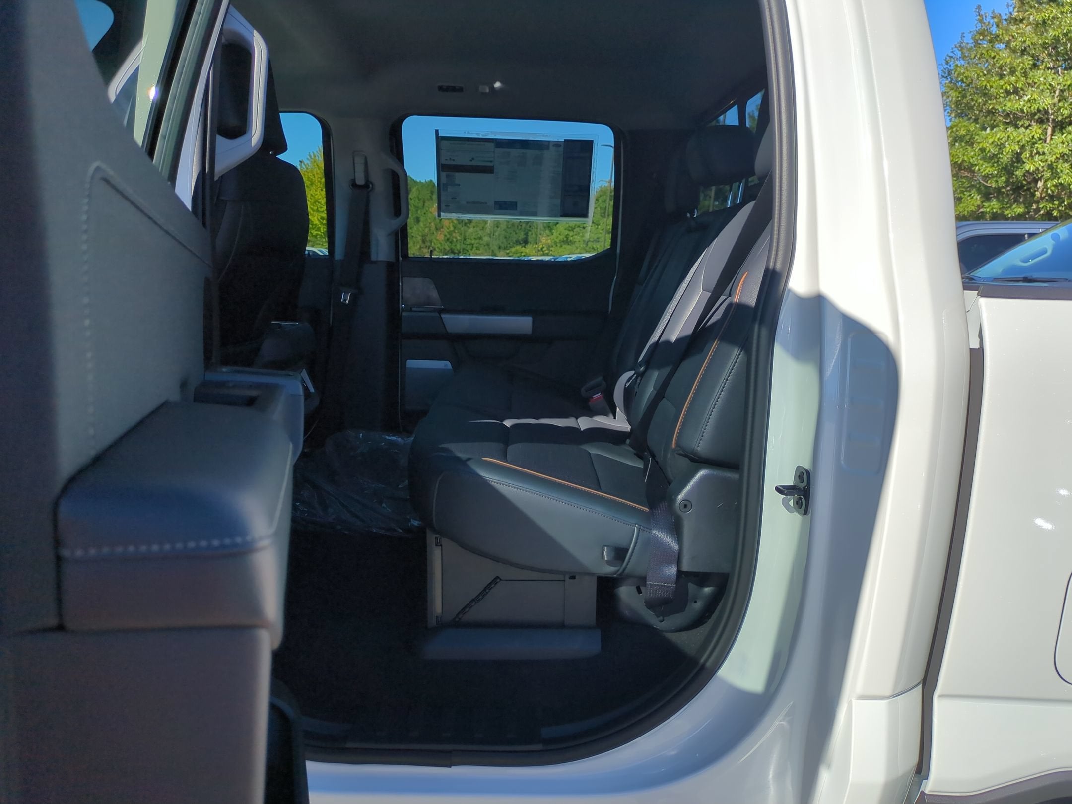 2027 Ford Super Duty F-250 SRW LARIAT