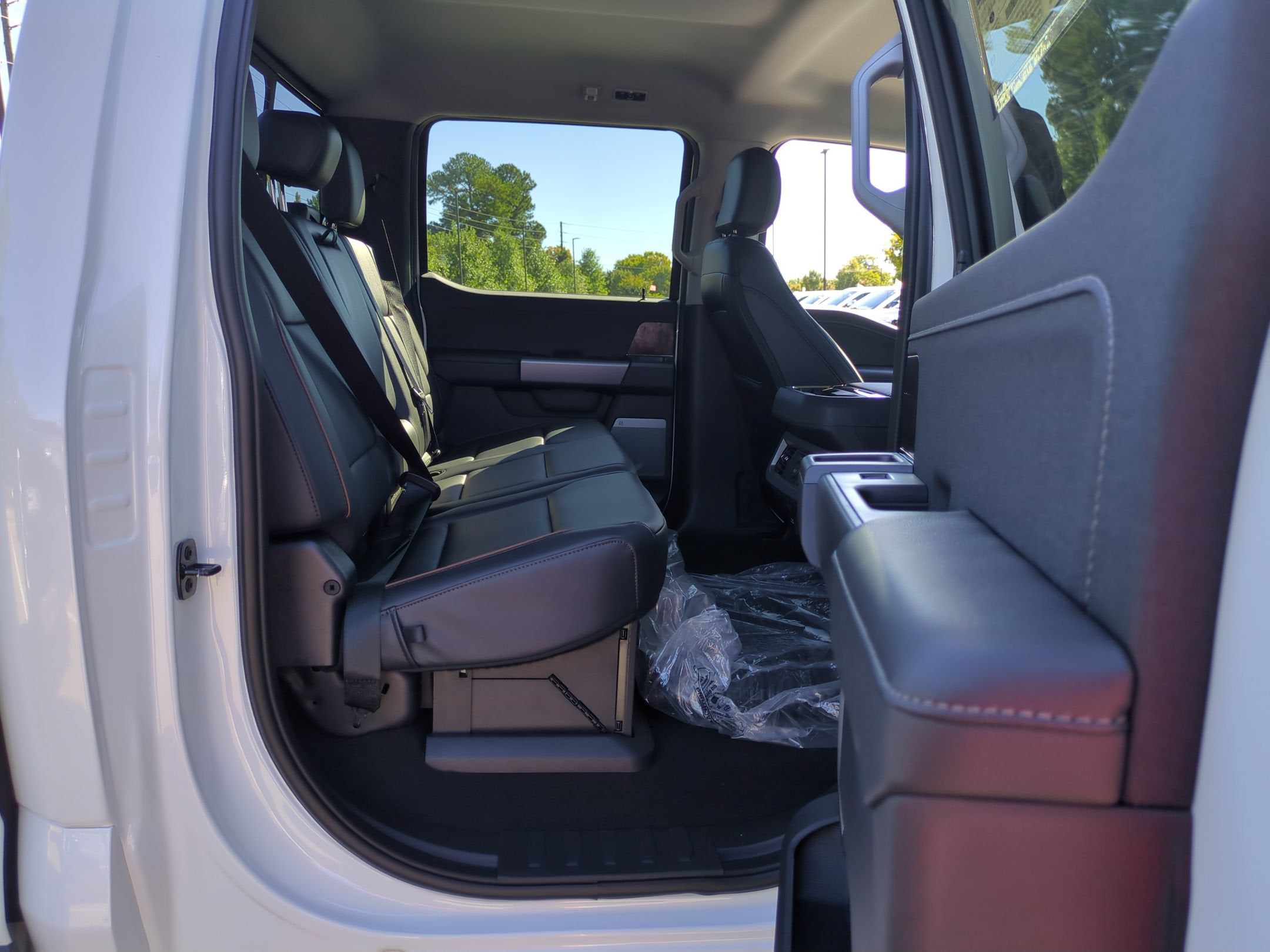 2027 Ford Super Duty F-250 SRW LARIAT