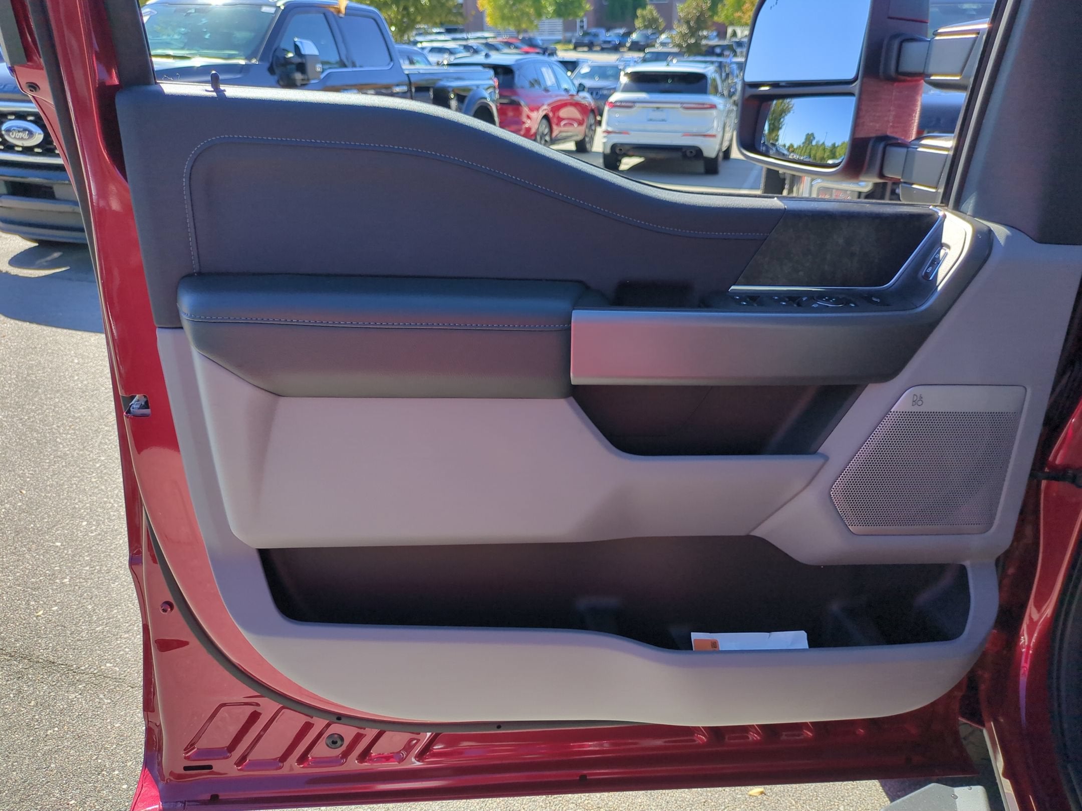 2027 Ford Super Duty F-250 SRW XLT