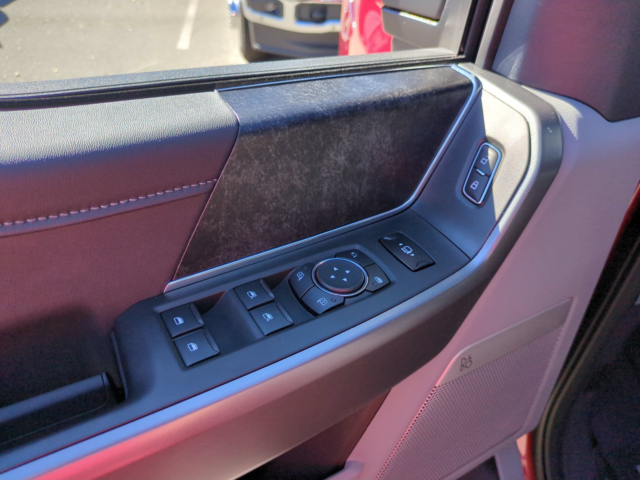 2027 Ford Super Duty F-250 SRW XLT