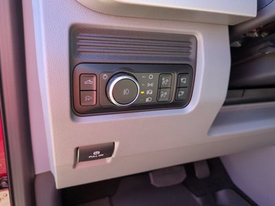 2027 Ford Super Duty F-250 SRW XLT