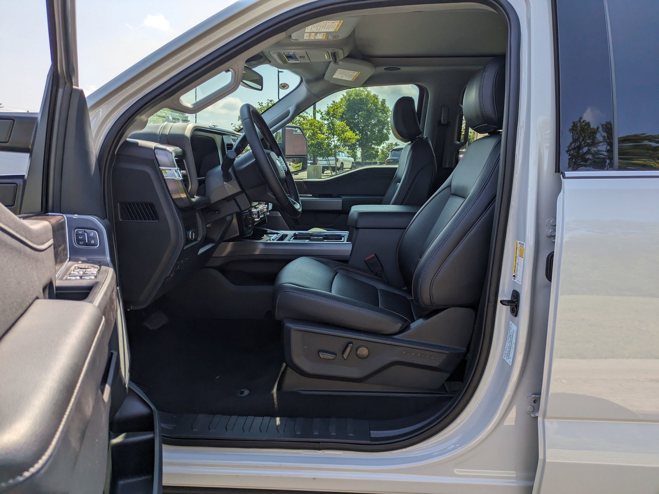 2025 Ford Super Duty F-250 SRW LARIAT