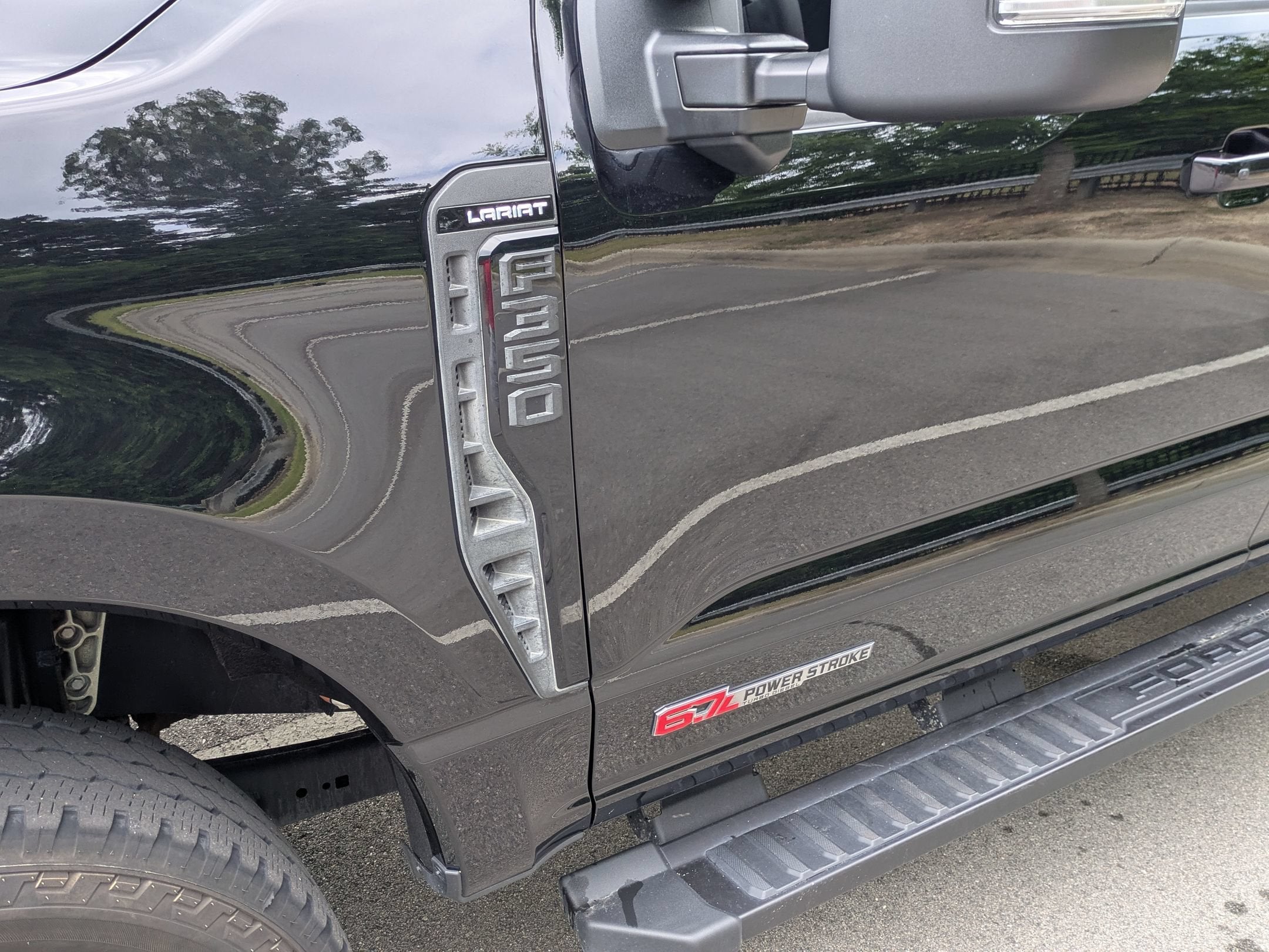 2025 Ford Super Duty F-350 SRW LARIAT