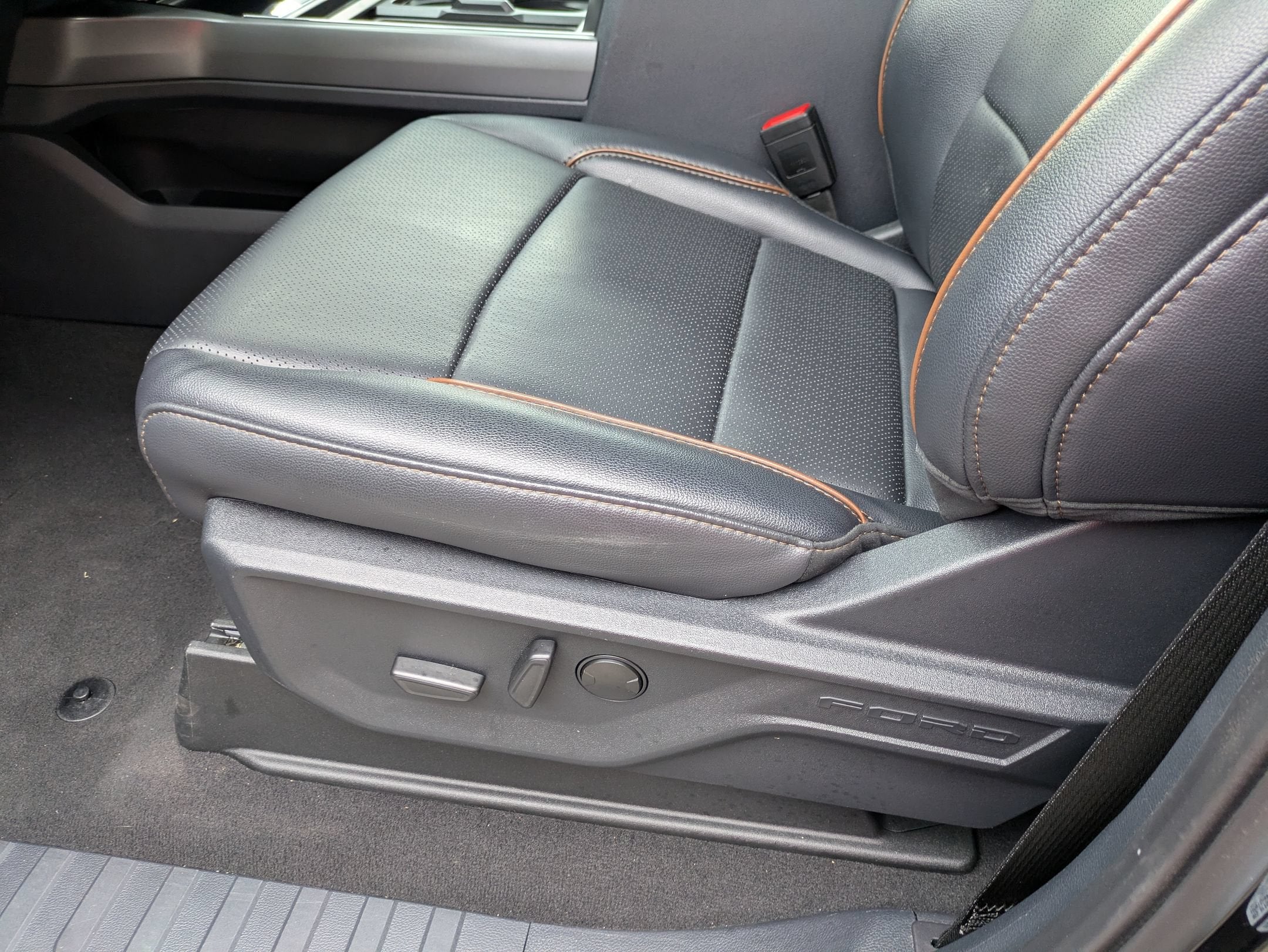 2025 Ford Super Duty F-350 SRW LARIAT