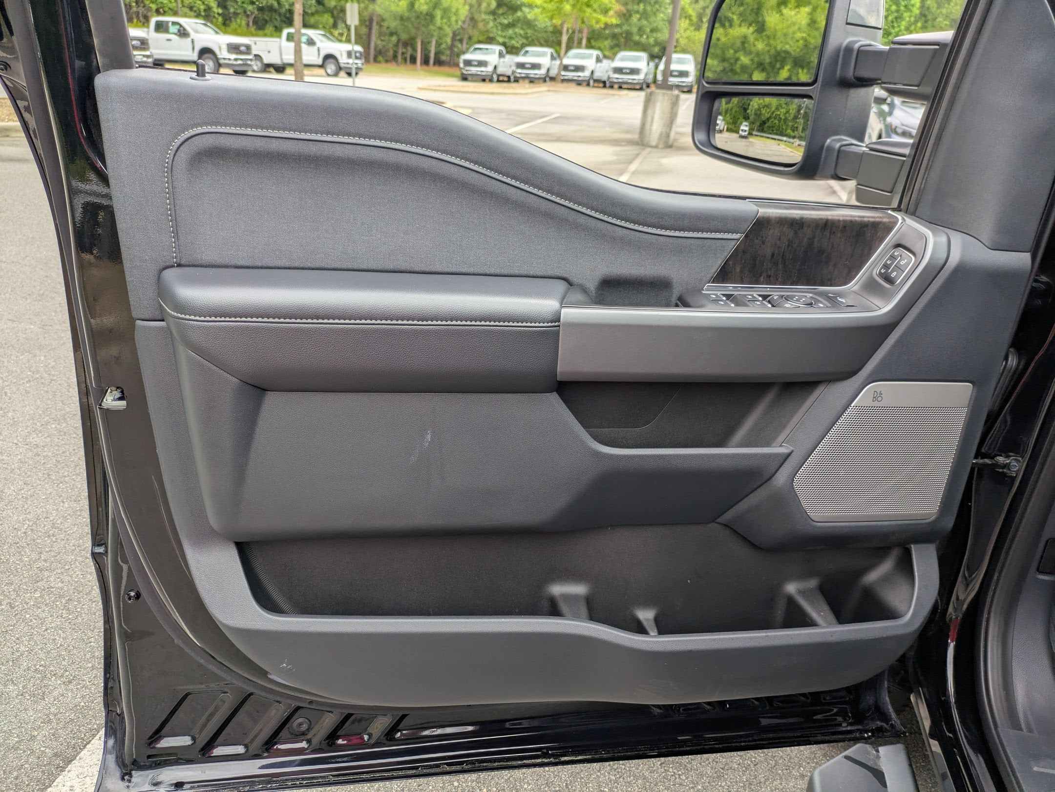 2025 Ford Super Duty F-350 SRW LARIAT