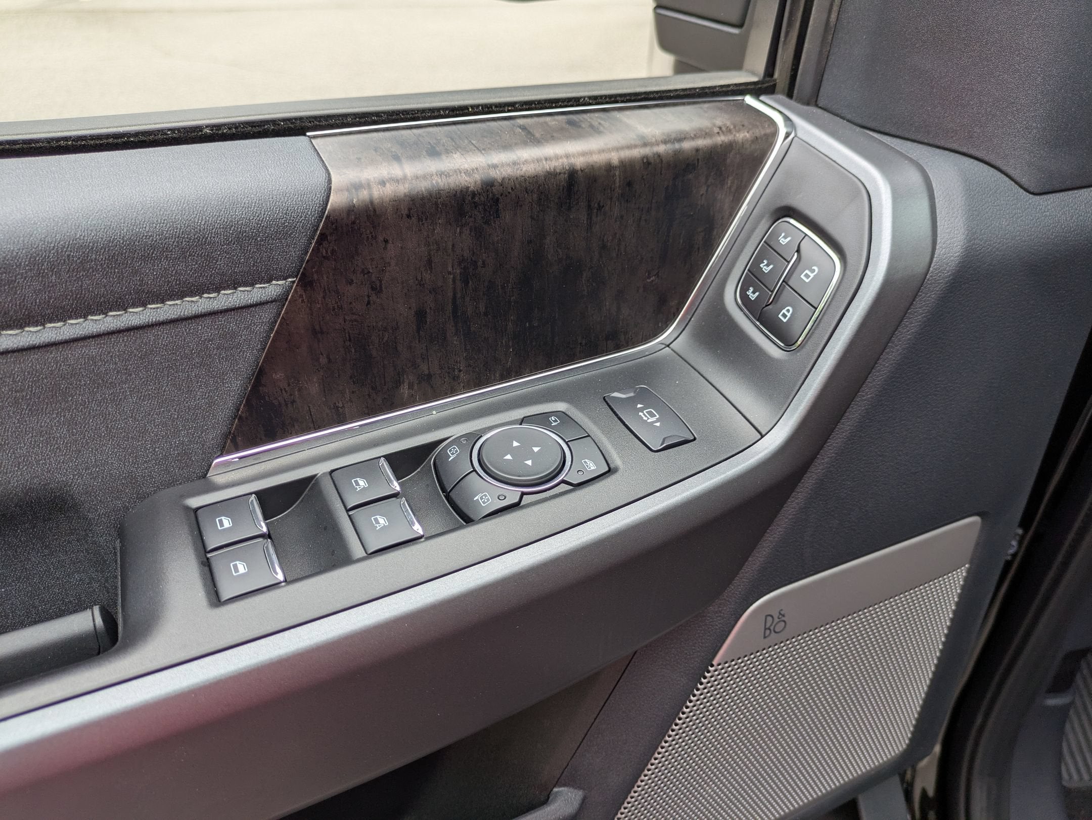2025 Ford Super Duty F-350 SRW LARIAT
