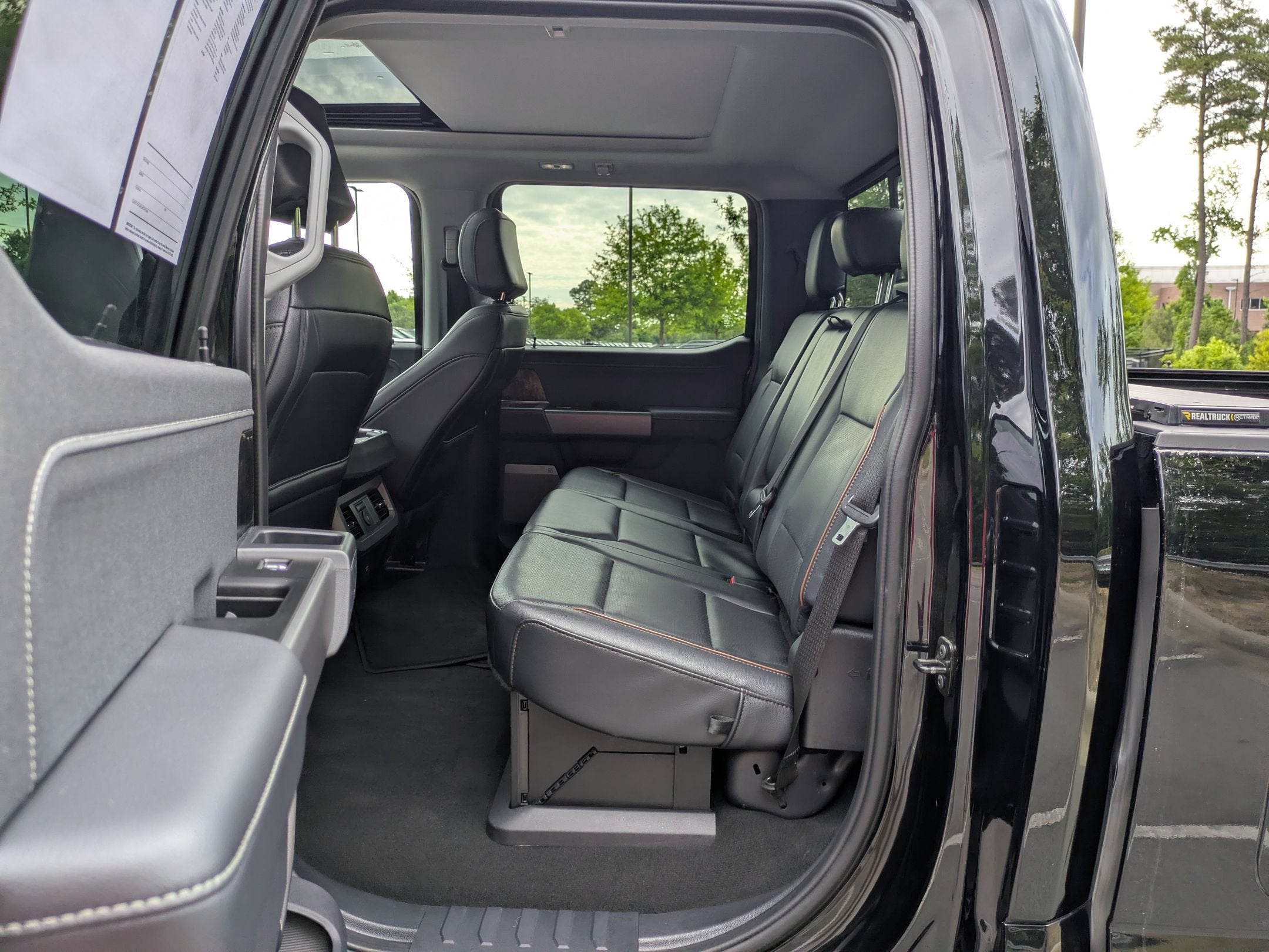 2025 Ford Super Duty F-350 SRW LARIAT