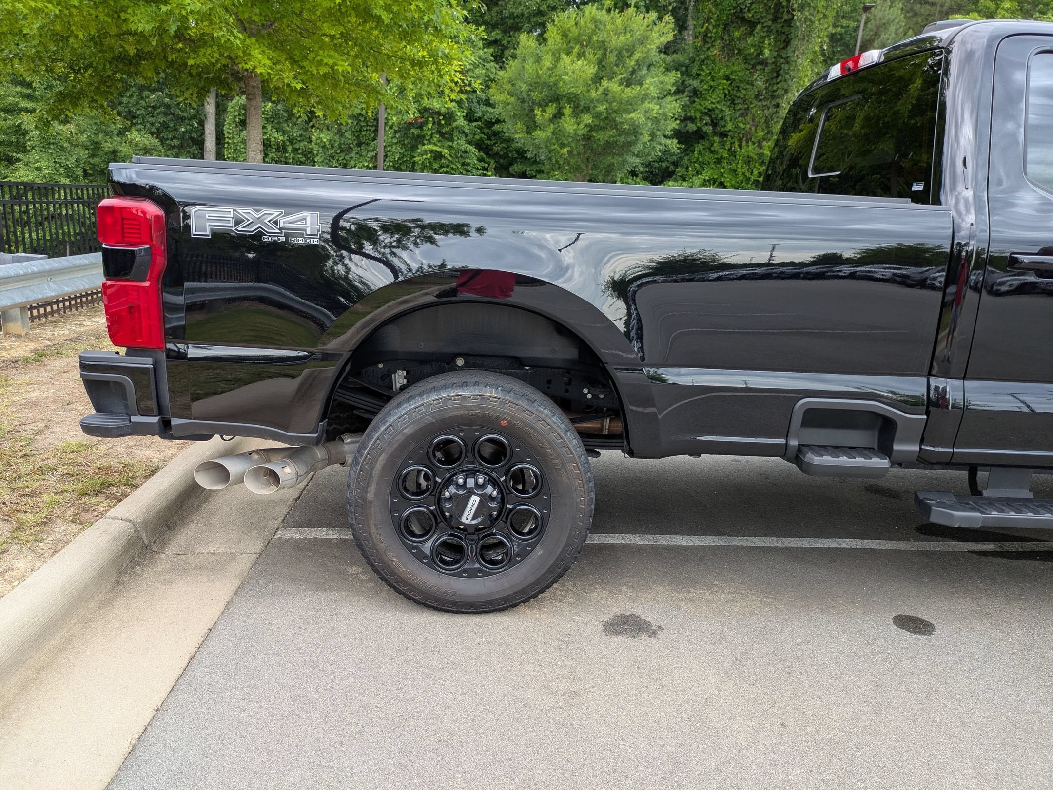 2025 Ford Super Duty F-350 SRW LARIAT