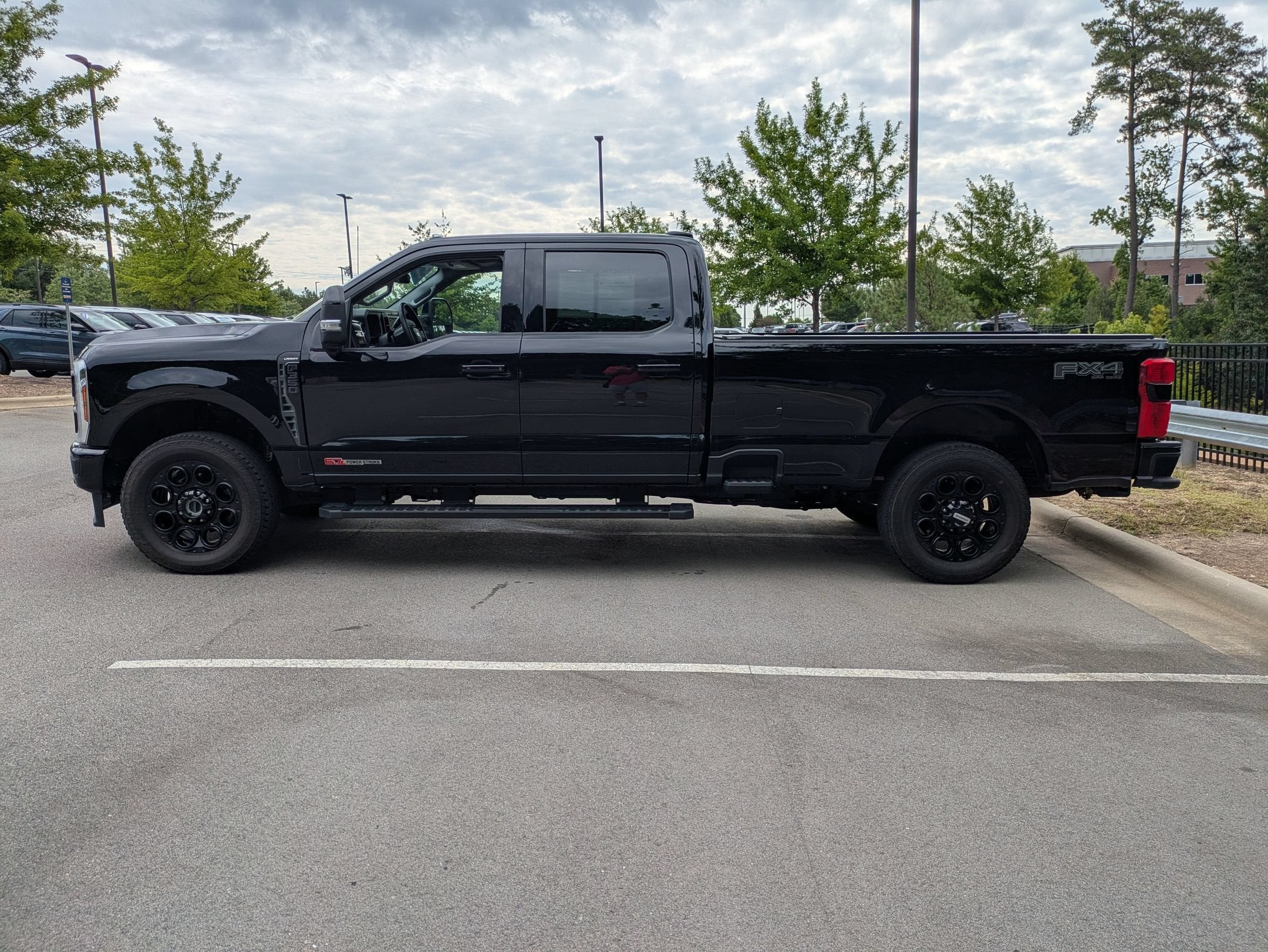 2025 Ford Super Duty F-350 SRW LARIAT