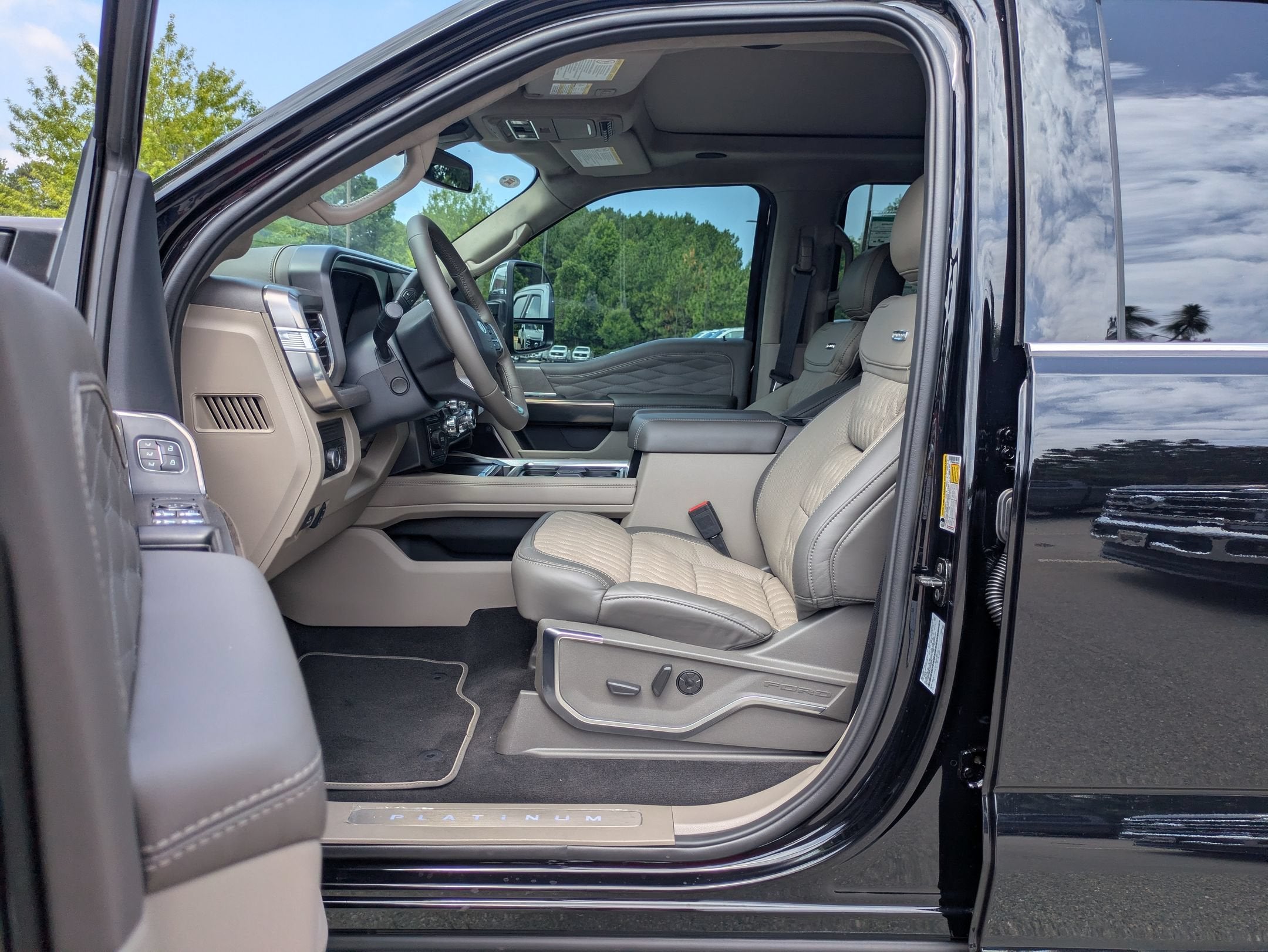 2026 Ford Super Duty F-350 SRW Platinum