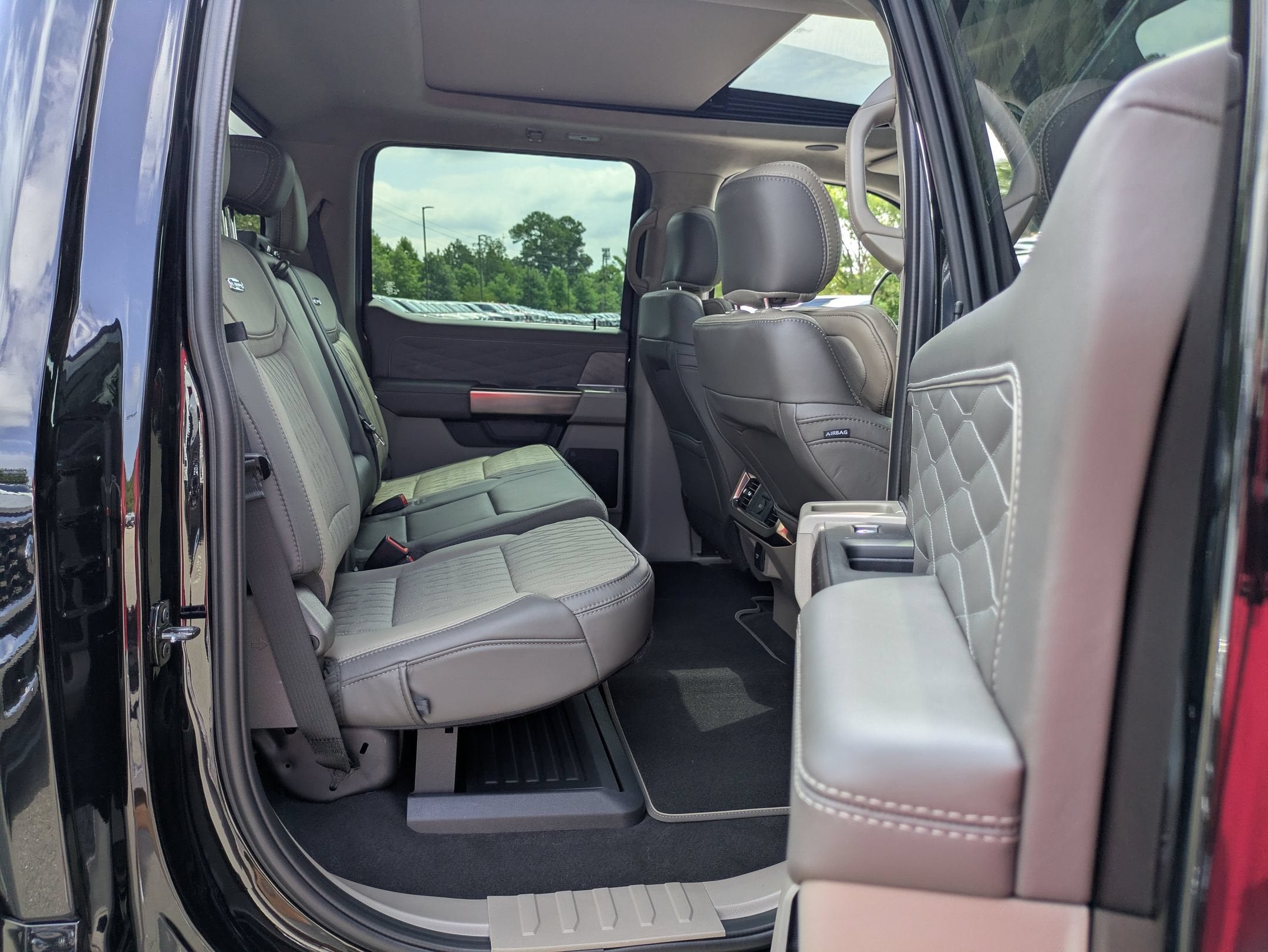 2026 Ford Super Duty F-350 SRW Platinum