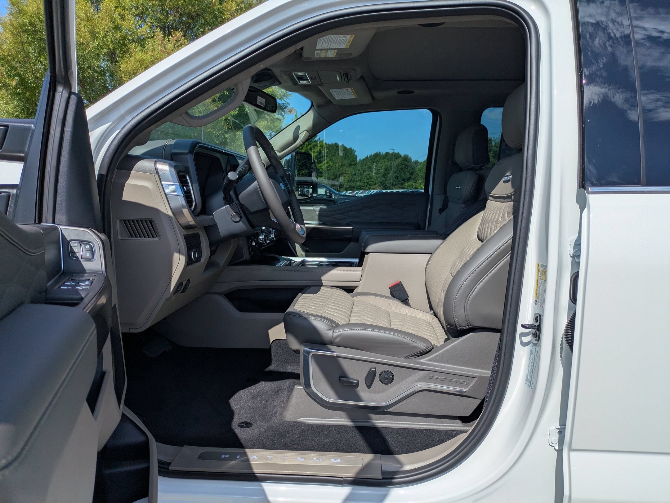2026 Ford Super Duty F-350 SRW Platinum
